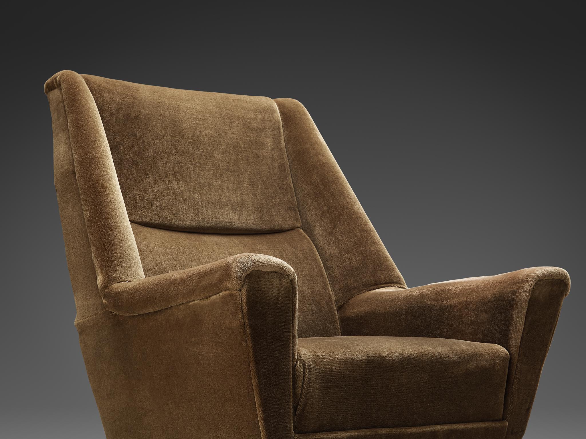 Danish Lounge Chair in Dark Stained Teak and Olive Green Velvet In Good Condition In Waalwijk, NL