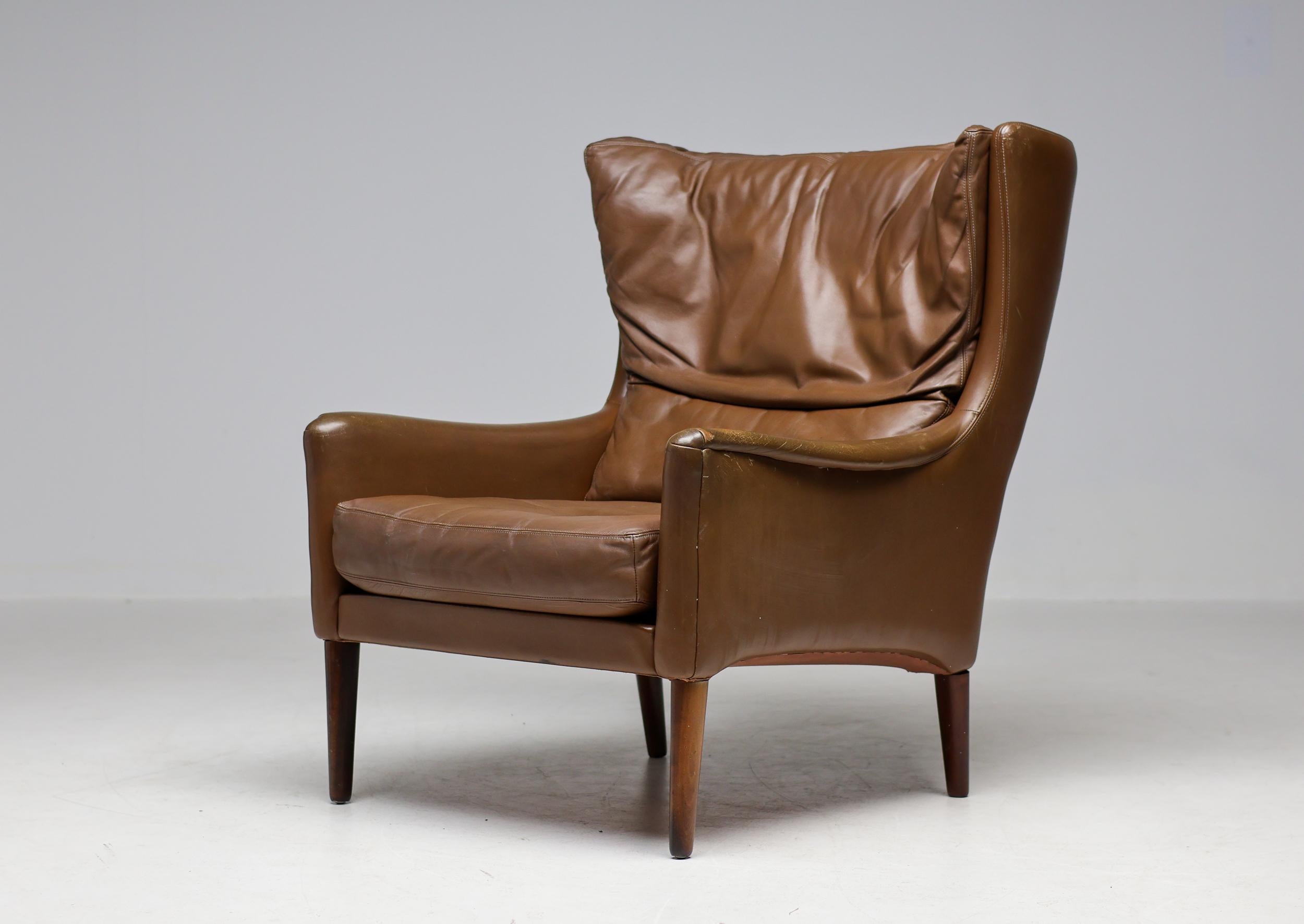 Scandinavian Modern Danish Lounge Chair in Natural Leather