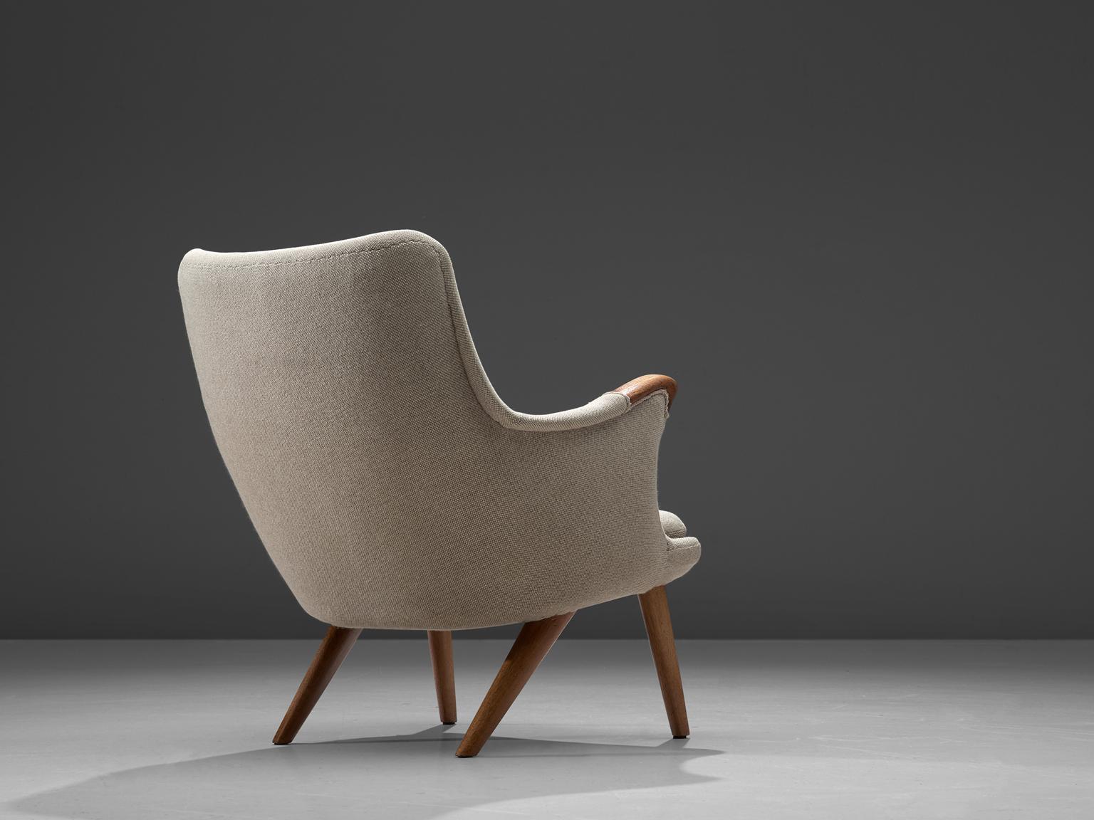 Scandinavian Modern Danish Lounge Chair in Oak and Light Grey Fabric, 1960s