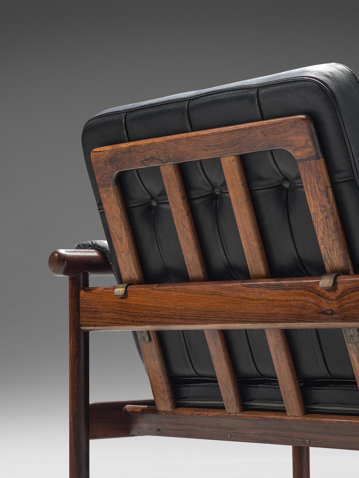 Illum Wikkelsø Lounge Chair in Original Black Leather and Rosewood, 1960s In Good Condition In Waalwijk, NL