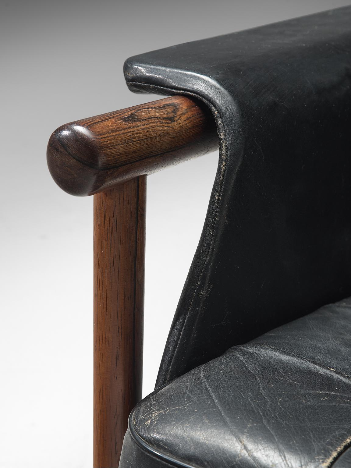 Illum Wikkelsø Lounge Chair in Original Black Leather and Rosewood, 1960s 1