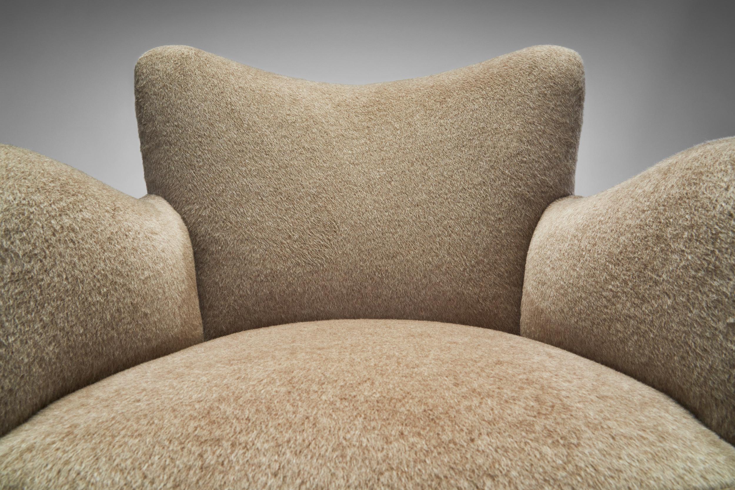 Danish Lounge Chair with Light Brown Upholstery, Denmark 1940s For Sale 5