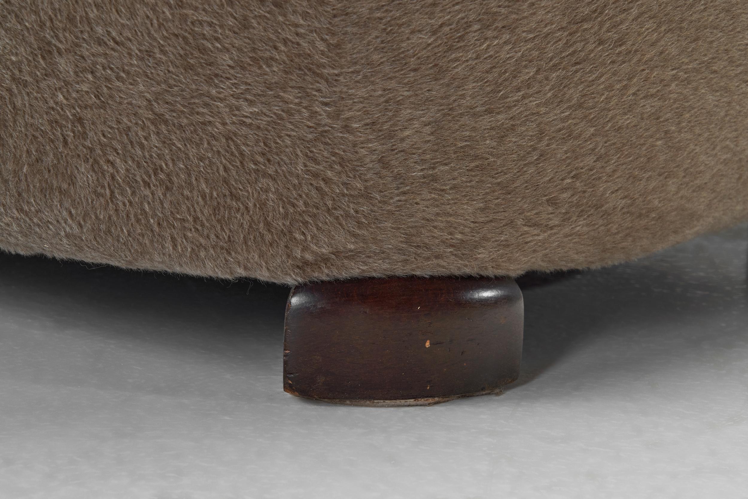 Danish Lounge Chair with Light Brown Upholstery, Denmark 1940s For Sale 11