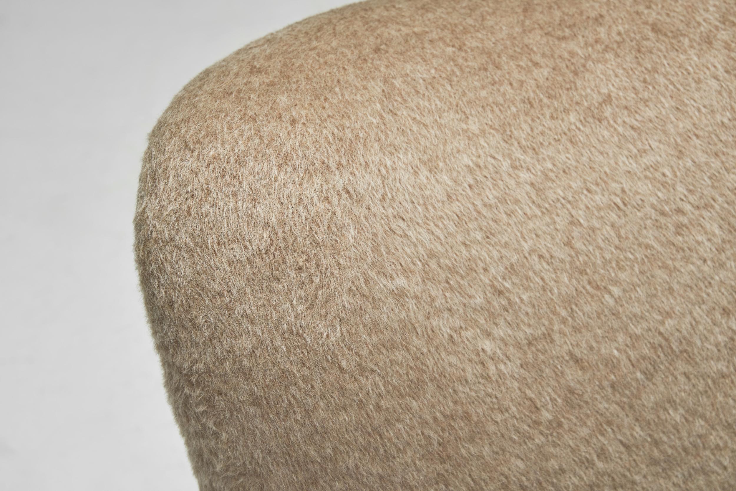 Danish Lounge Chair with Light Brown Upholstery, Denmark 1940s For Sale 3