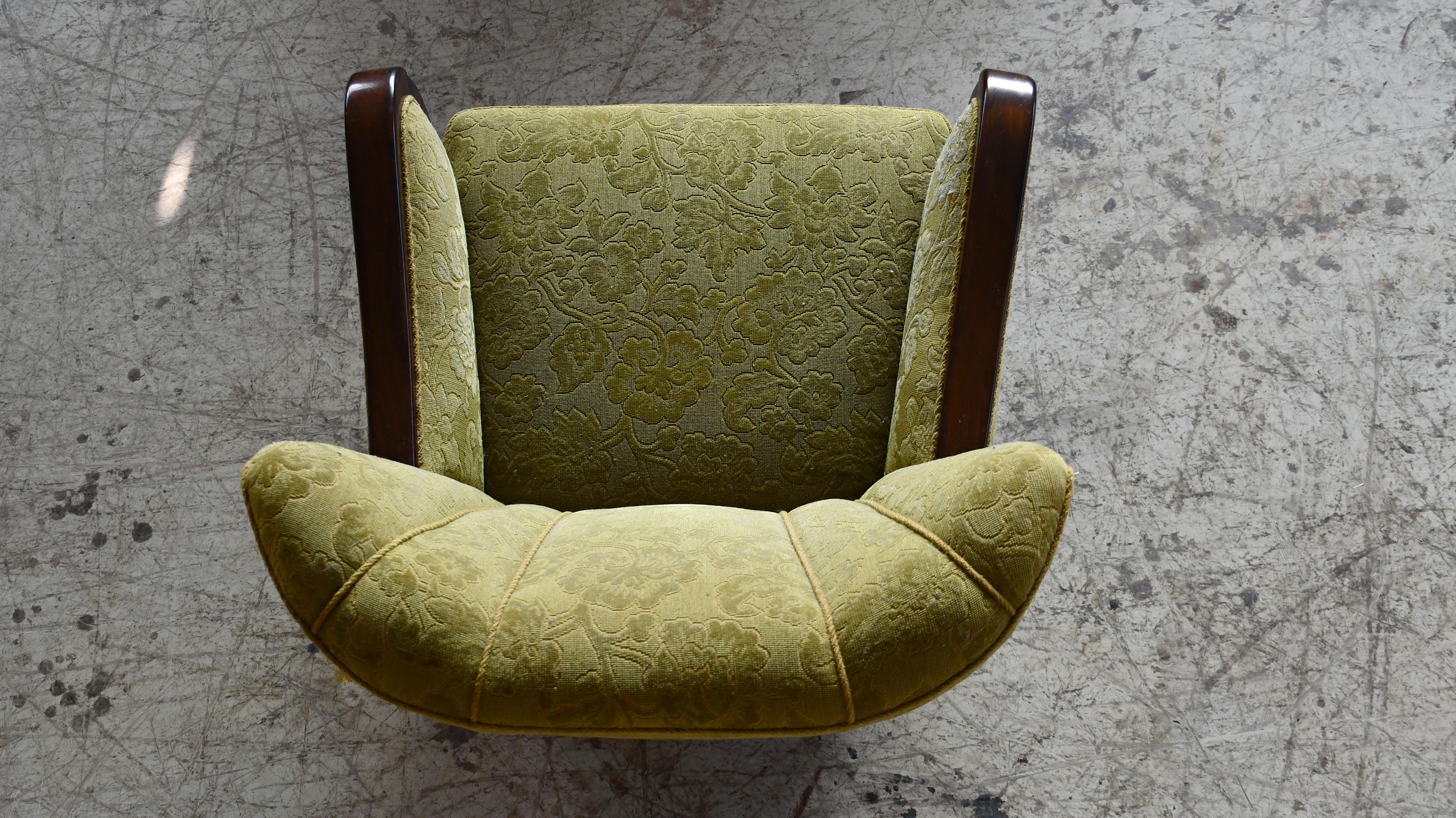 Danish Lounge Chair with Mahogany Accents on Armrests, 1940-50s For Sale 2