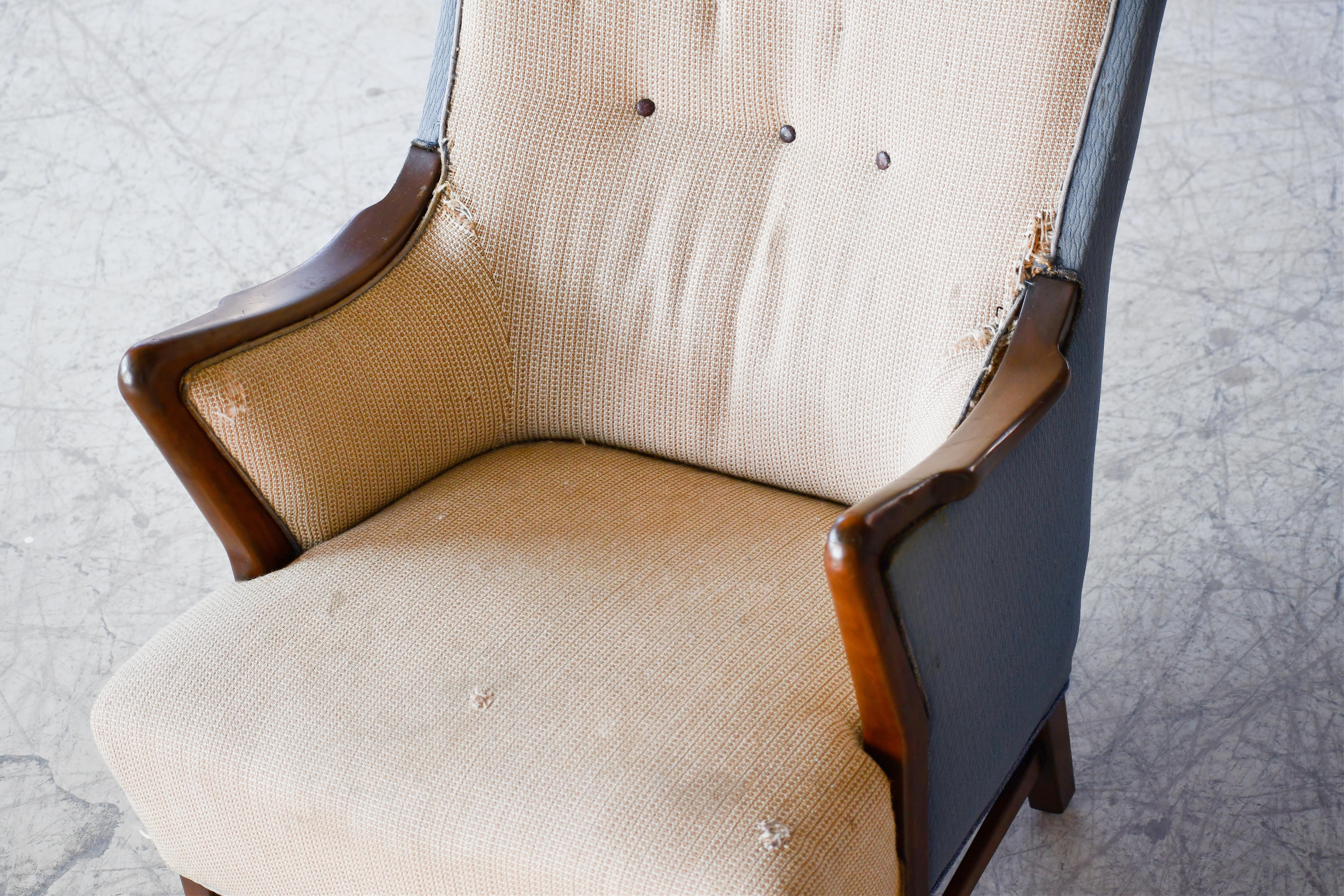 Danish Lounge Chair with Maple Armrests, 1940s In Good Condition In Bridgeport, CT