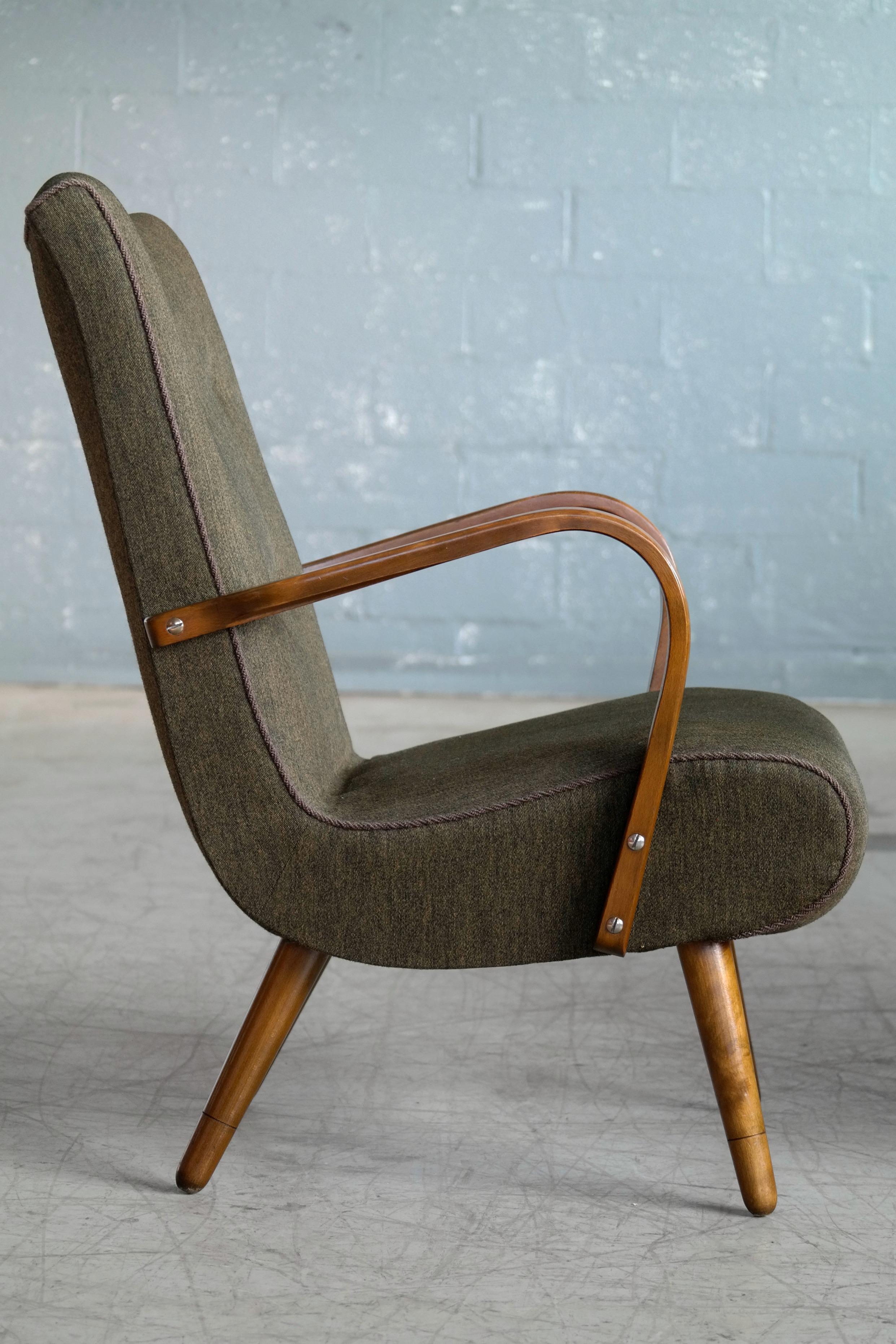 Mid-20th Century Danish Lounge Chair with Open Curved Armrests in the Style of Marco Zanuso