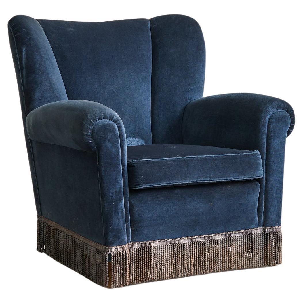 Danish Lounge Chair with Original Upholstery + Fringe, 1960s - 2 Available en vente