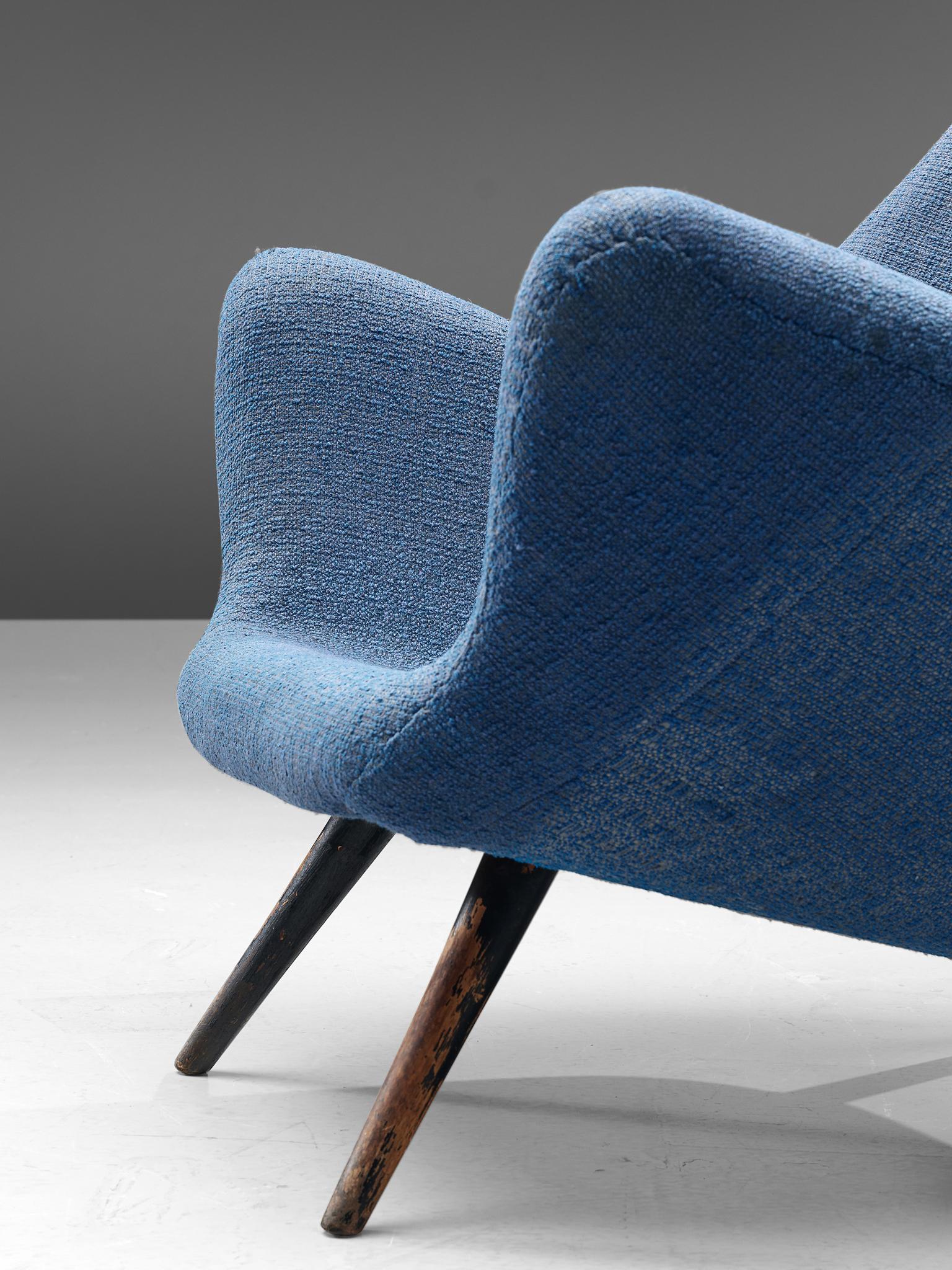 Danish Lounge Chair with Sculptural Back in Blue Upholstery In Good Condition In Waalwijk, NL