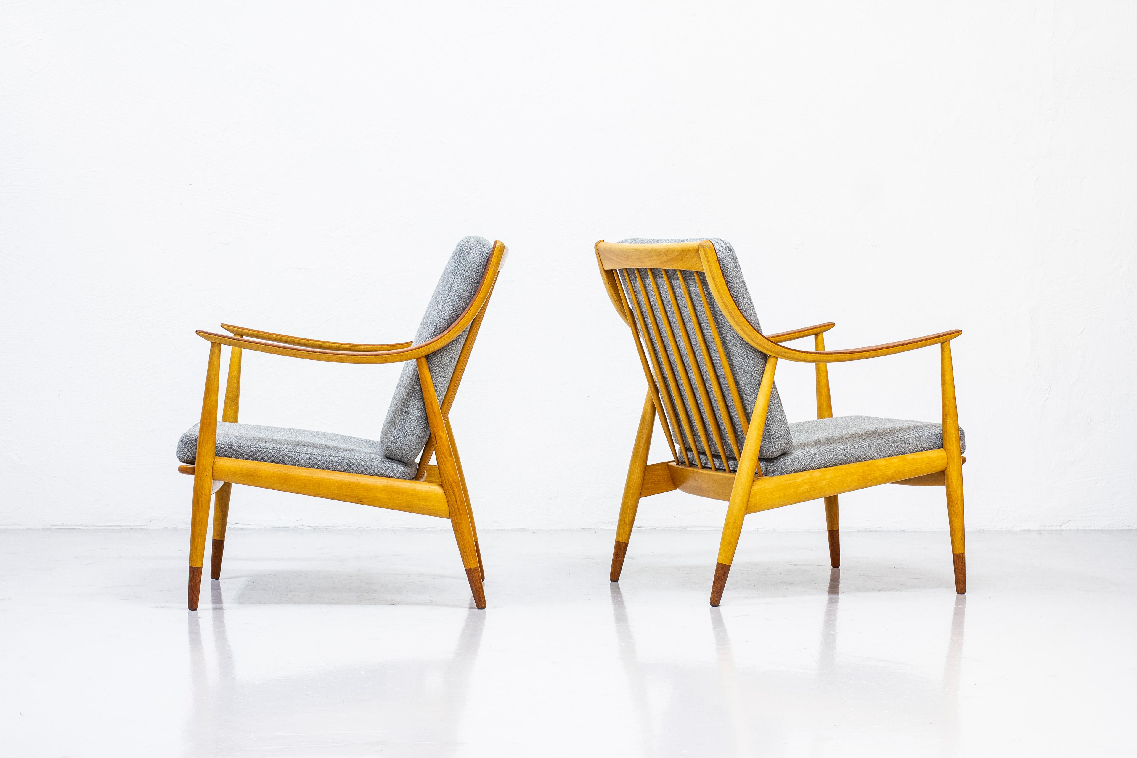 Pair of easy chairs model 