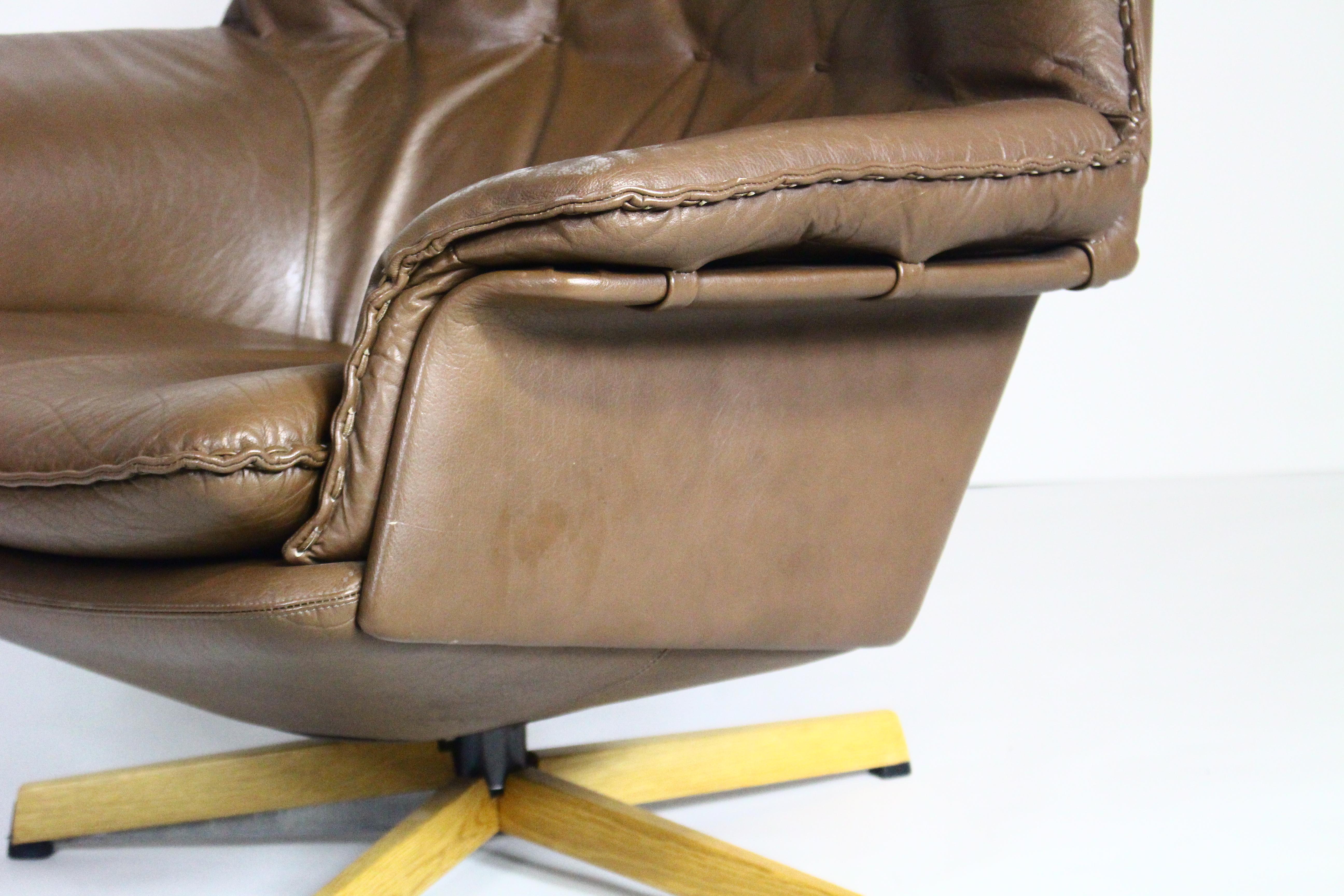 20th Century Danish Lounge Swivel Chair in Brown Leather by Madsen & Schubell For Sale