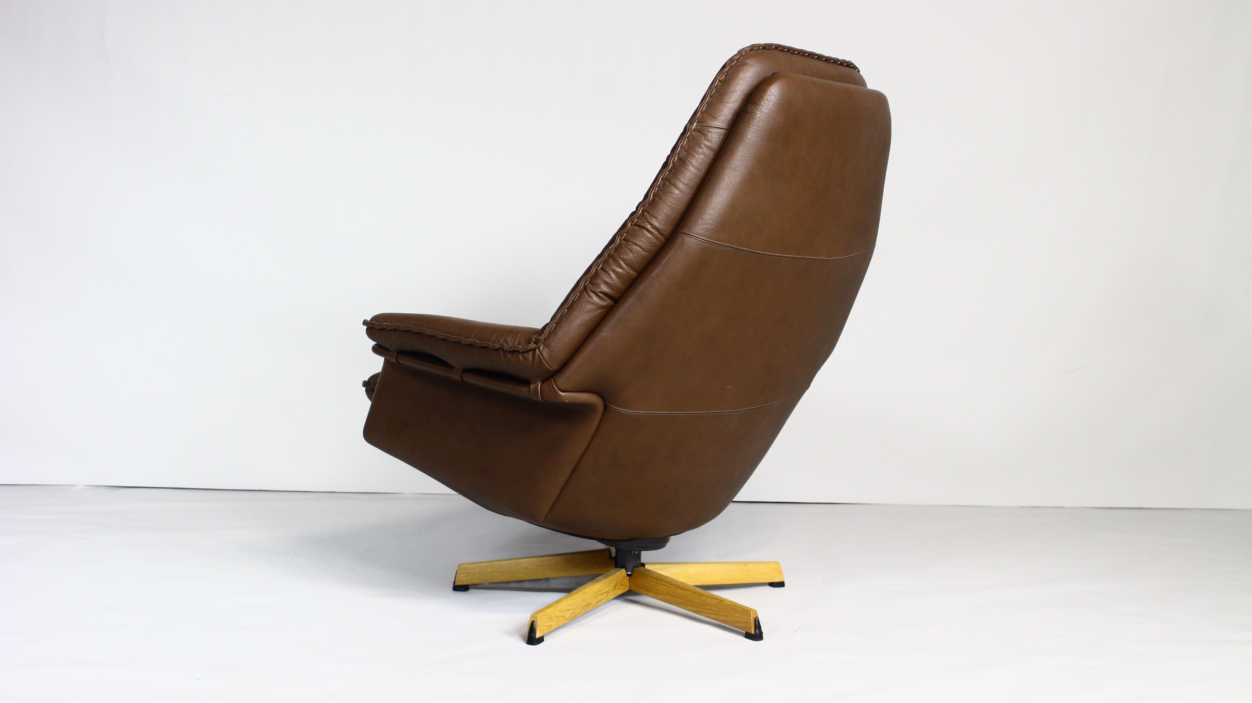 Danish Lounge Swivel Chair in Brown Leather by Madsen & Schubell For Sale 3