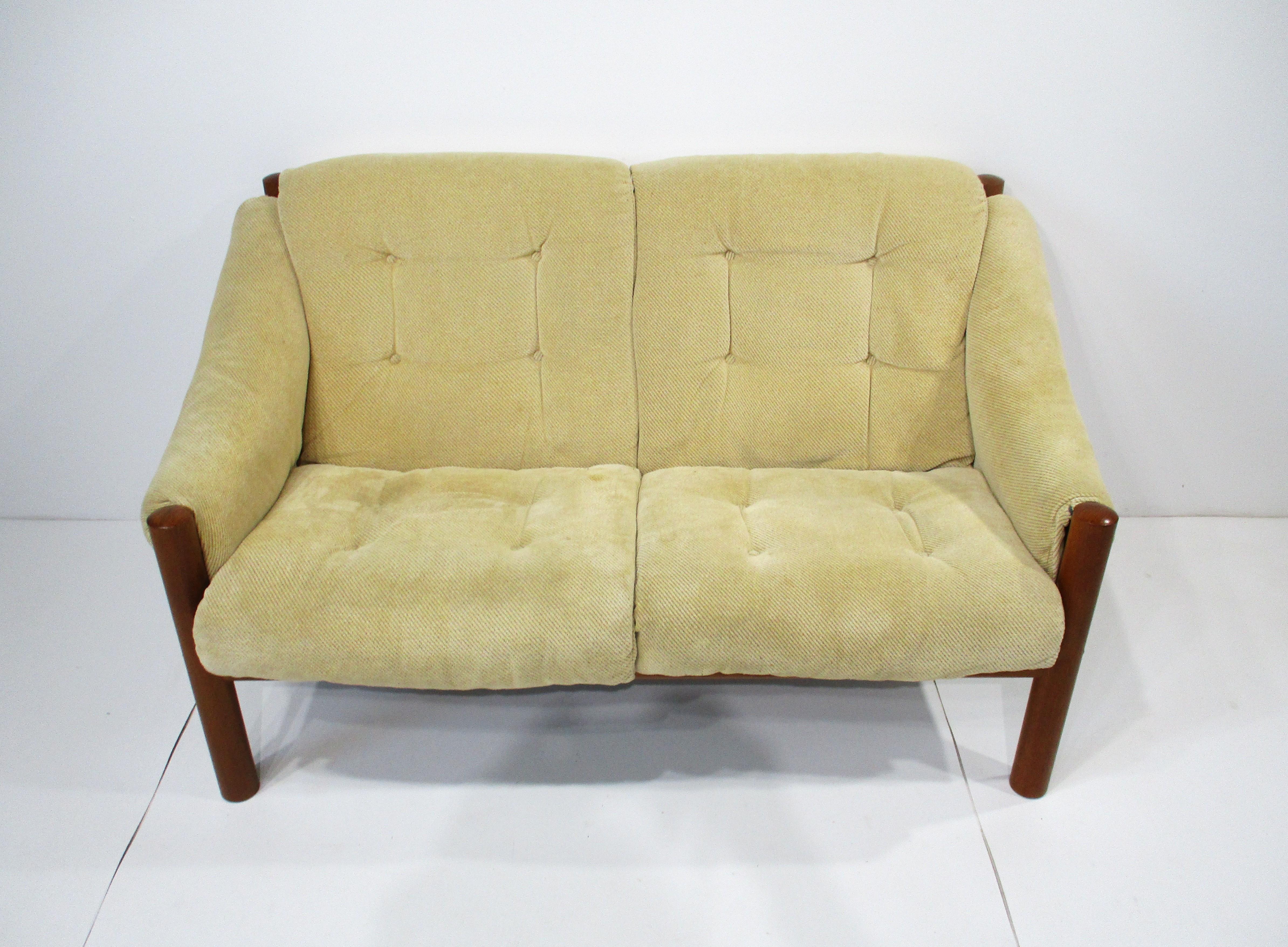 Dänischer Loveseat von Domino Mobler, Dänemark im Angebot 4