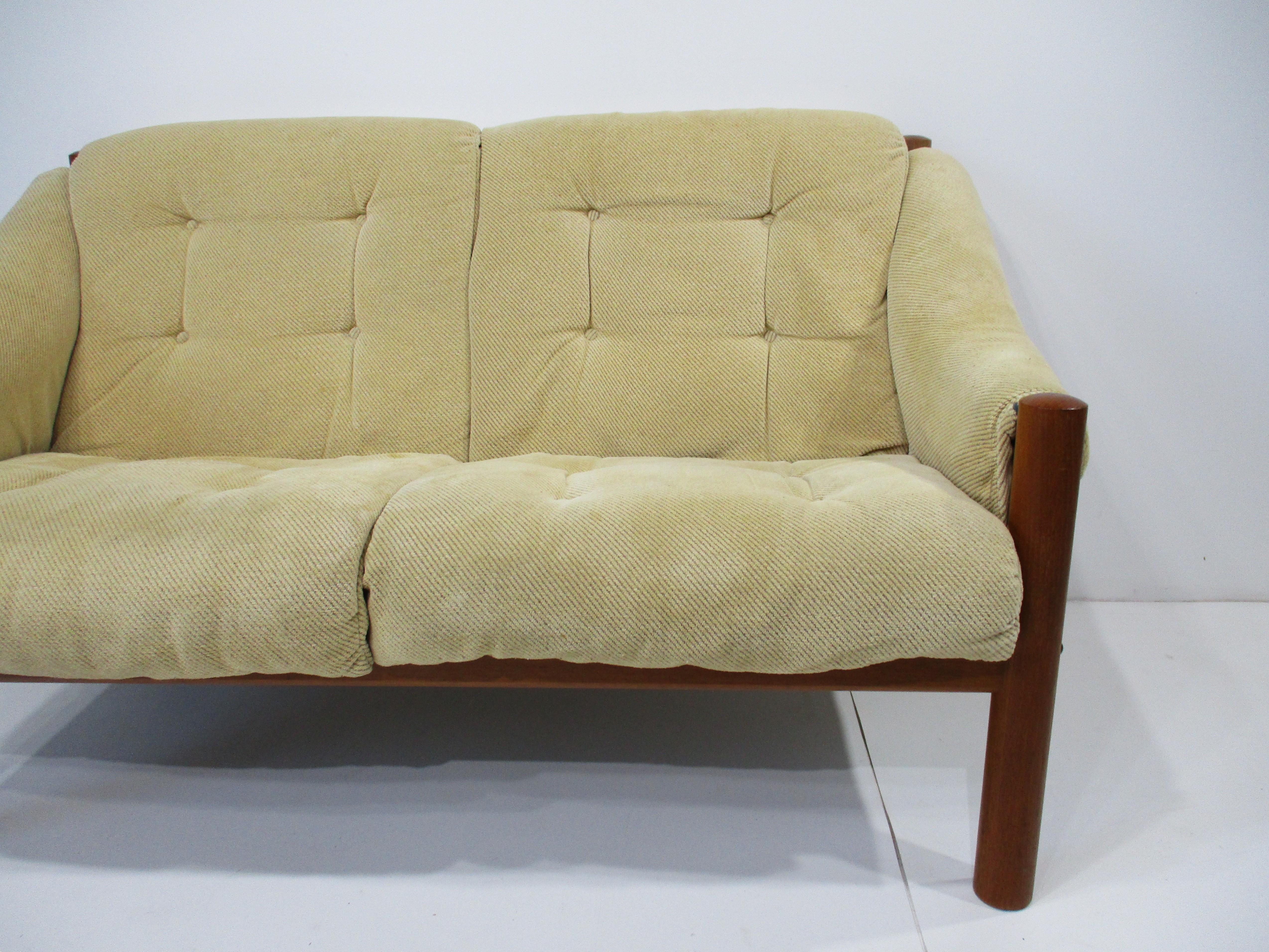 Dänischer Loveseat von Domino Mobler, Dänemark (Polster) im Angebot