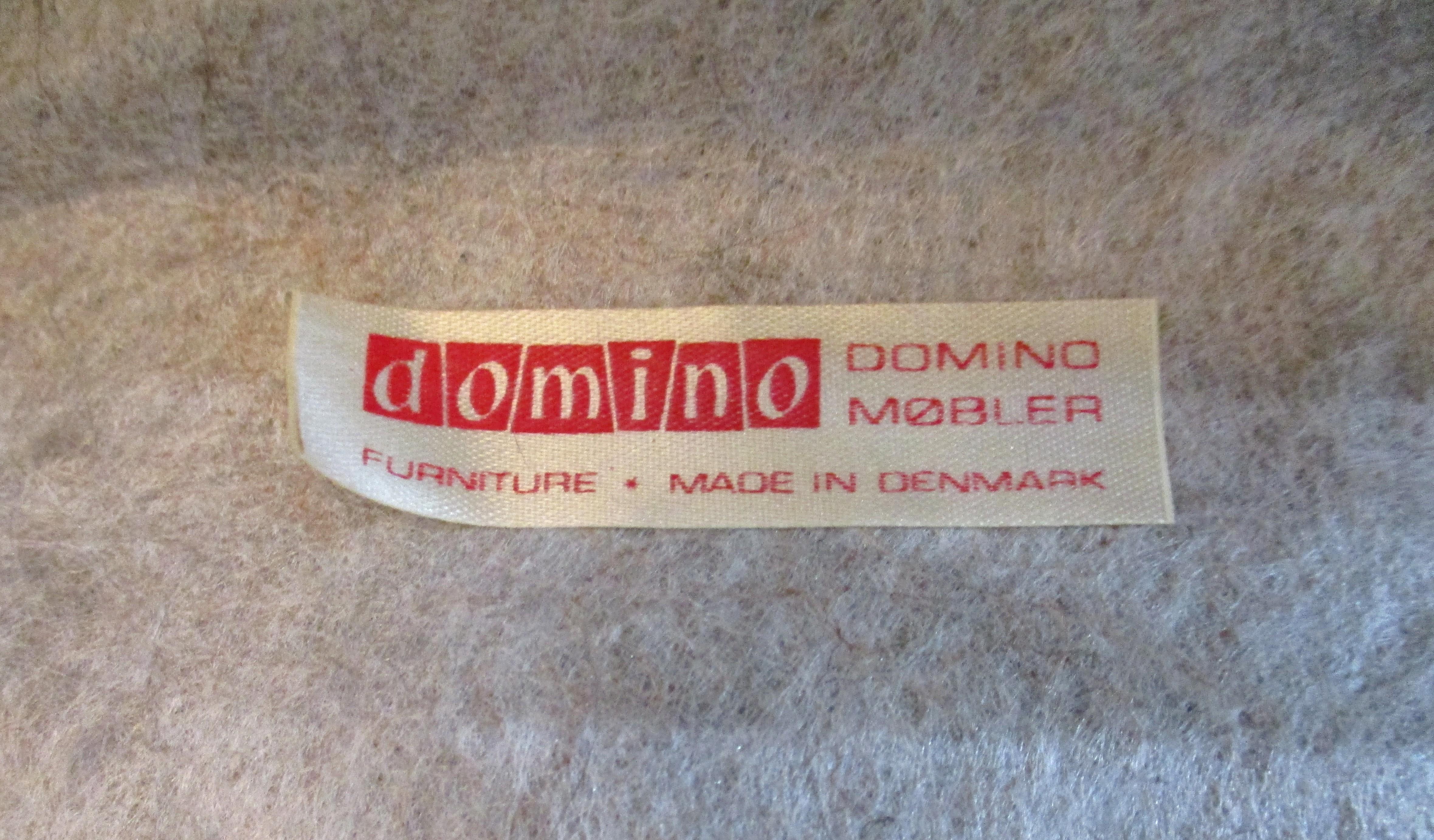 Dänischer Loveseat von Domino Mobler, Dänemark im Angebot 3