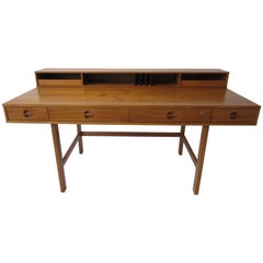 Scrivania danese Lovig Flip Top in teak per Lovig Dansk