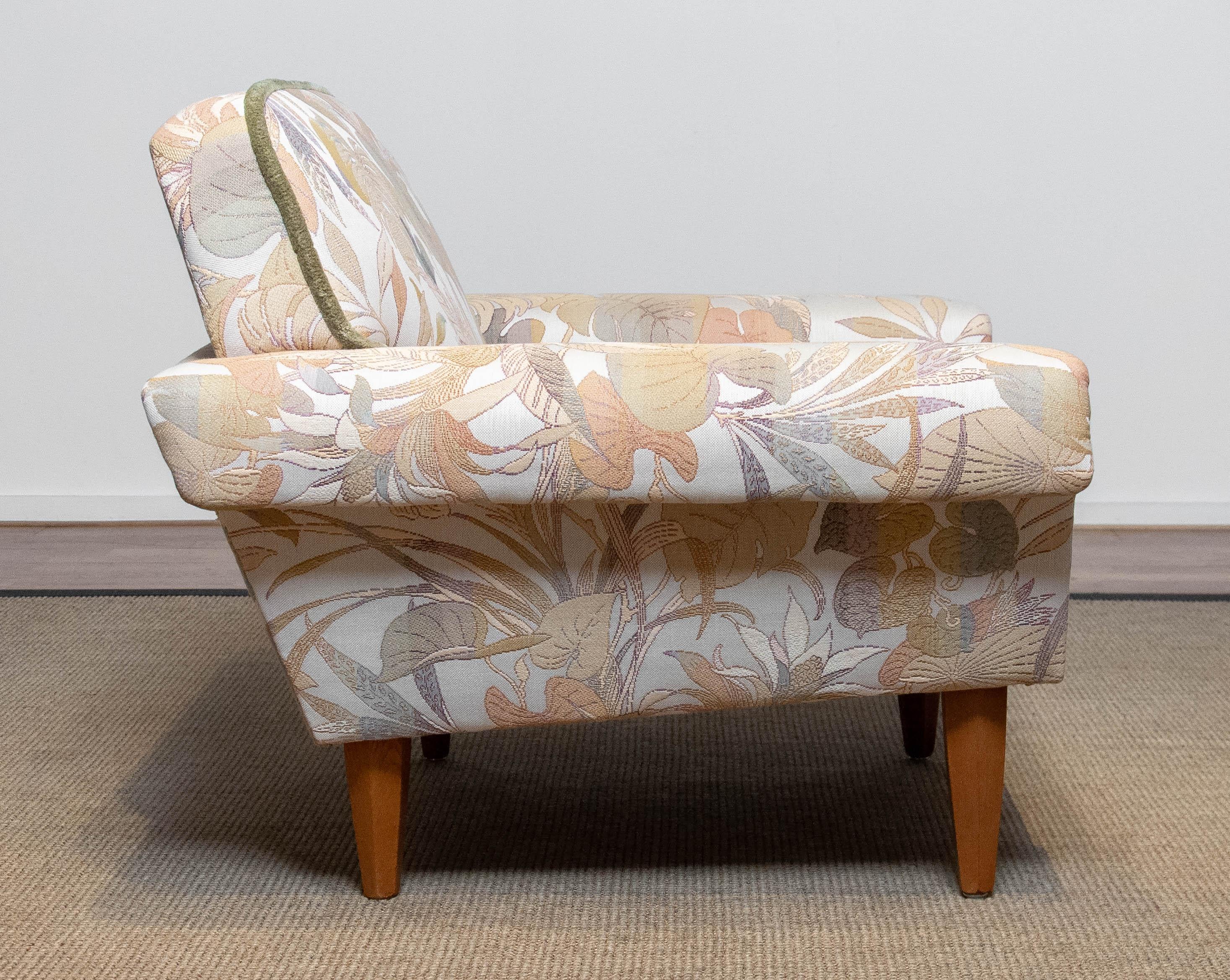 Danish Low Back Lounge Chair Upholstered Floral Jacquard Fabric from the 1970's For Sale 3