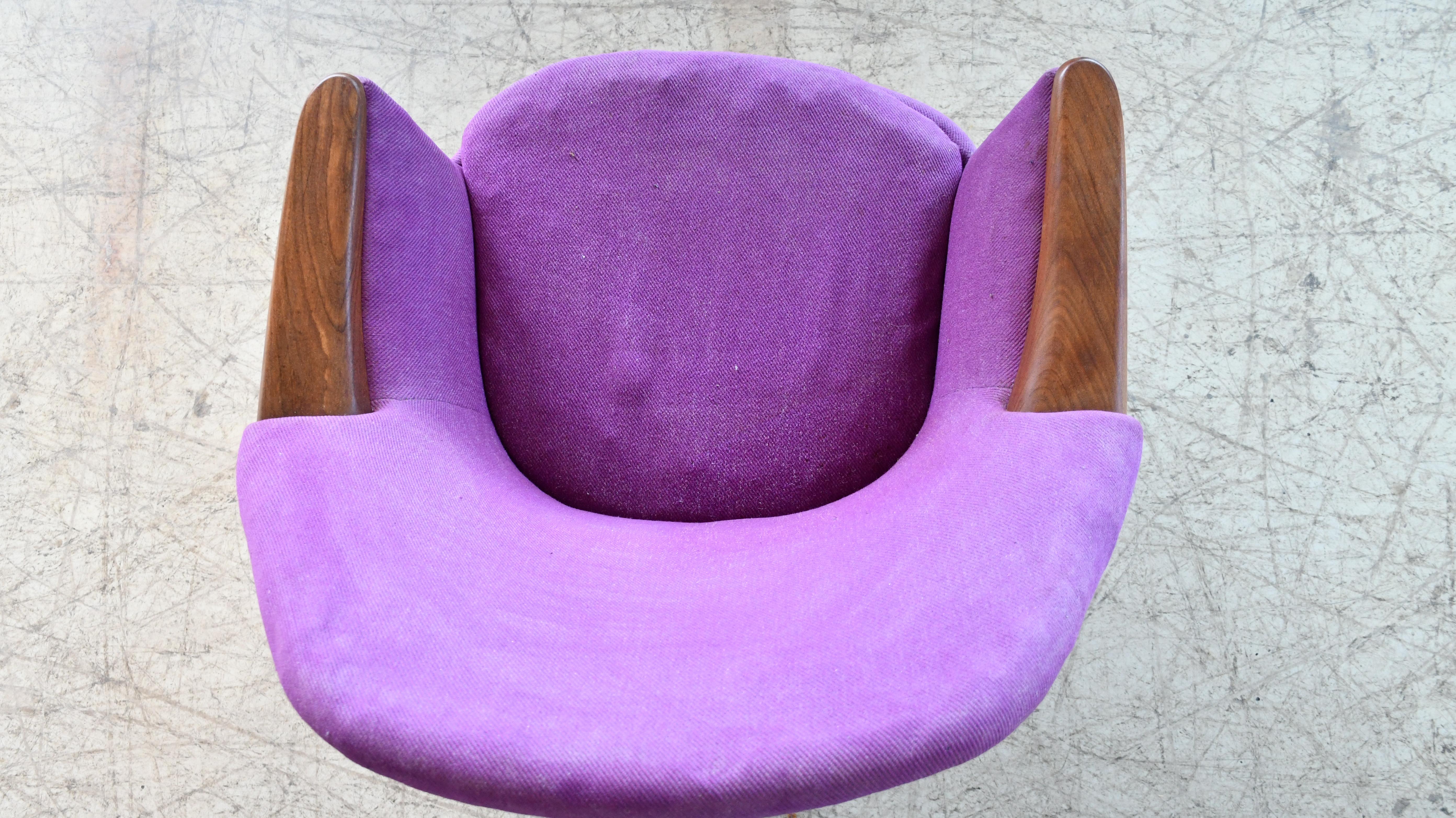 Danish Low Lounge Chair in Purple wool with Teak Accents, 1960's For Sale 2