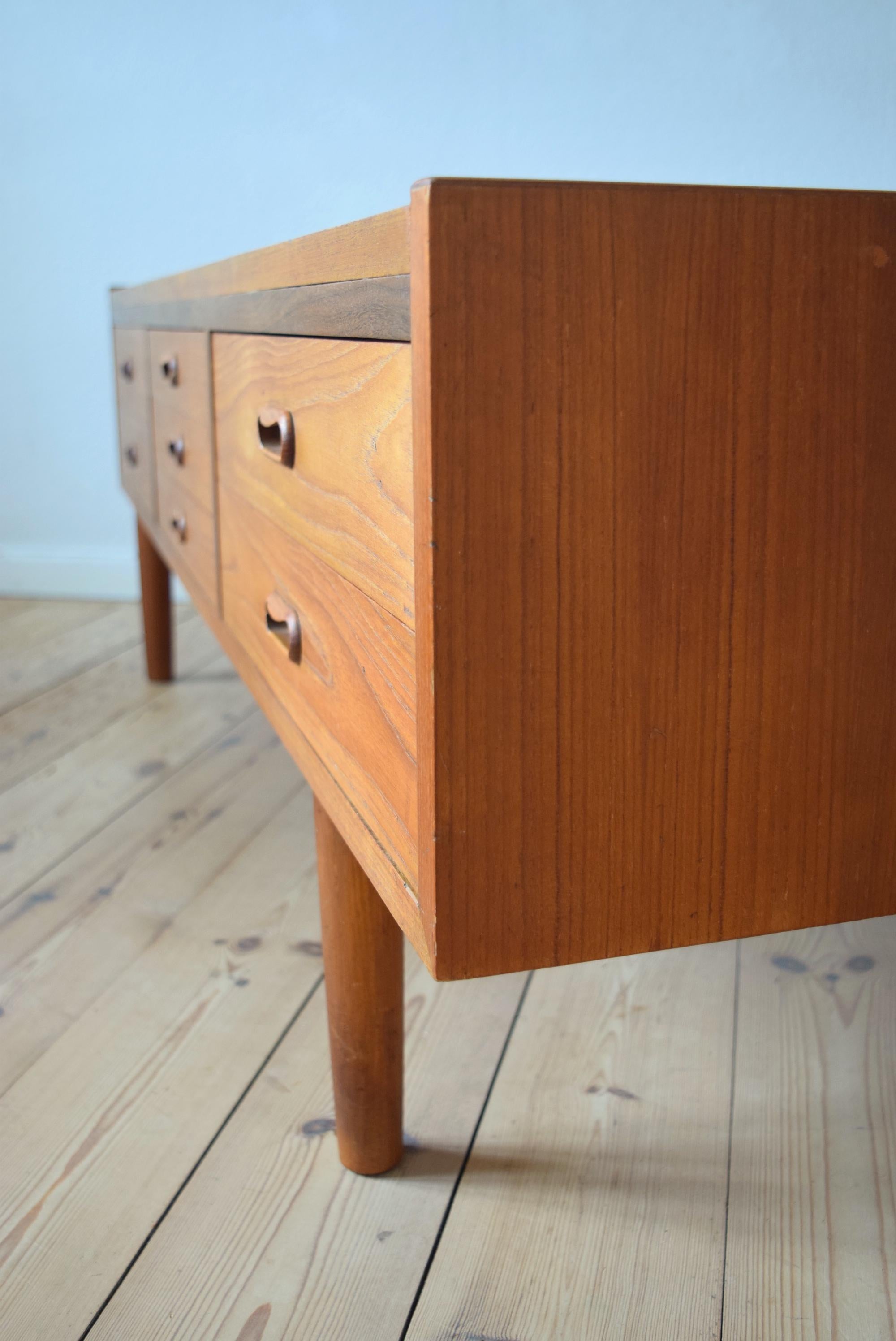 Danish Low Teak Chest of Drawers/Media Console, 1960s 1