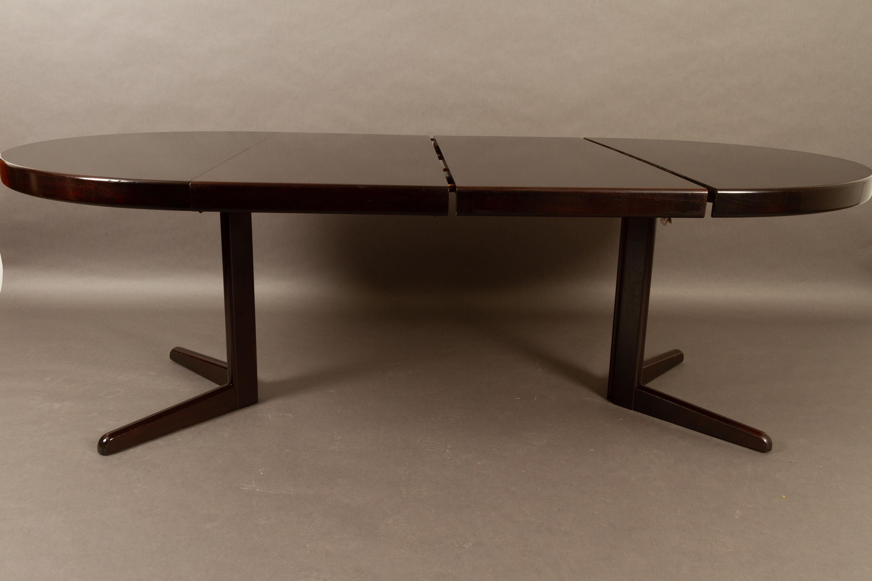 Danish Mahogany Round Extendable Dining Table by H. W. Klein for Bramin, 1970s In Good Condition In Asaa, DK
