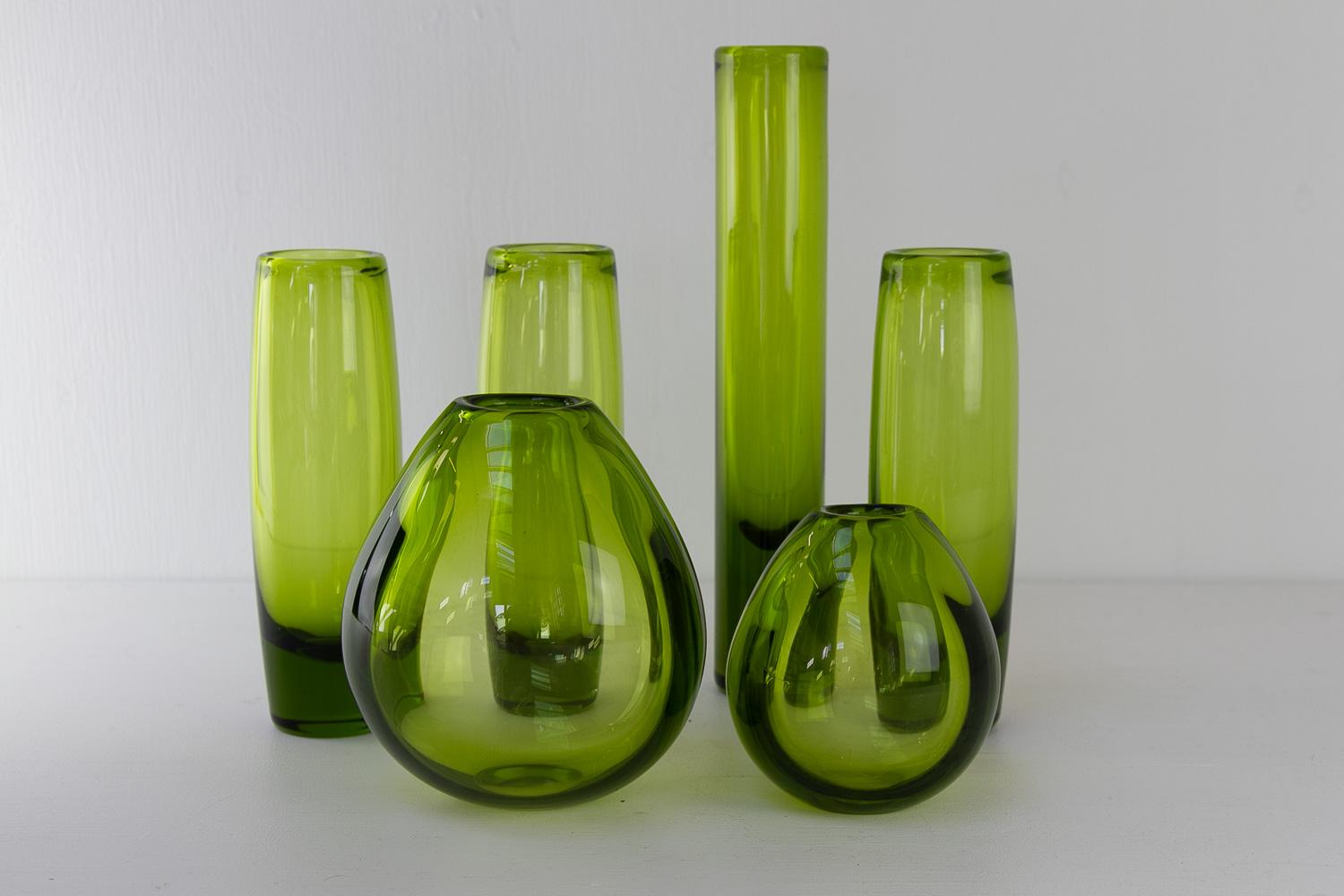 Mid-Century moderno Vasi alti e a goccia danesi di Per Lütken per Holmegaard 1960. Set di 6 in vendita