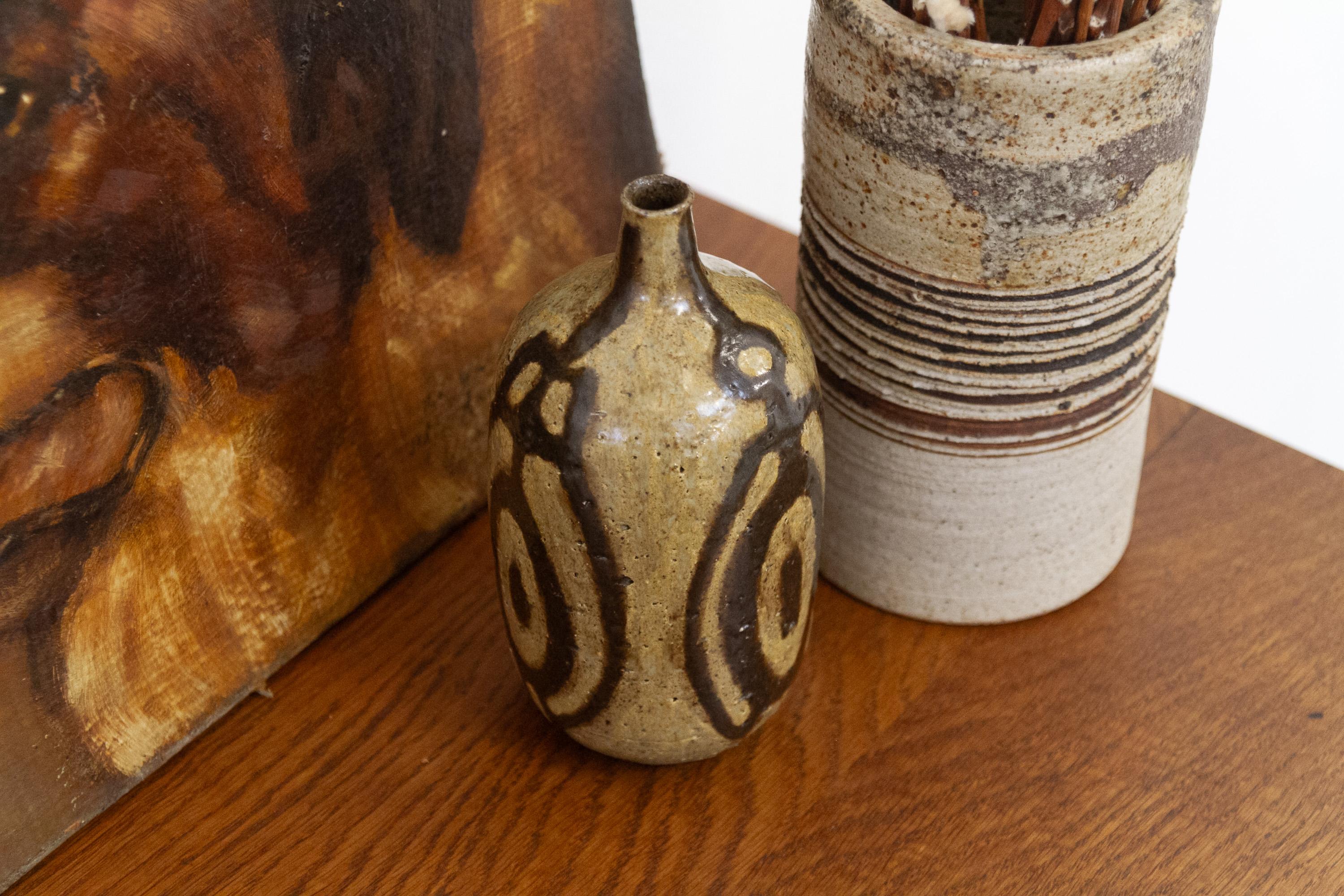 Vase danois en céramique MCM par Mette Doller, Svaneke. 1960s. en vente 4