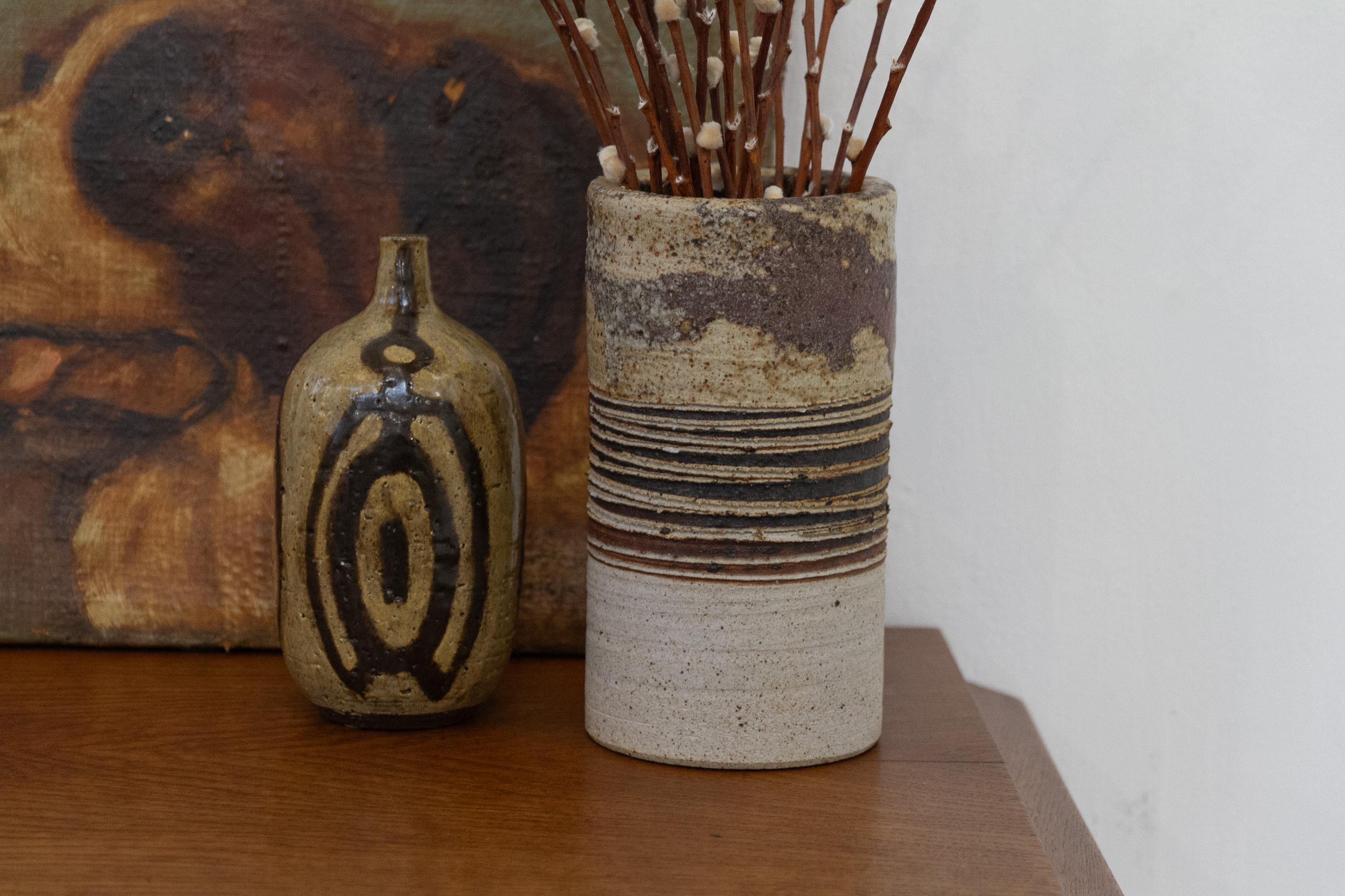 Vase danois en céramique MCM par Mette Doller, Svaneke. 1960s. en vente 6