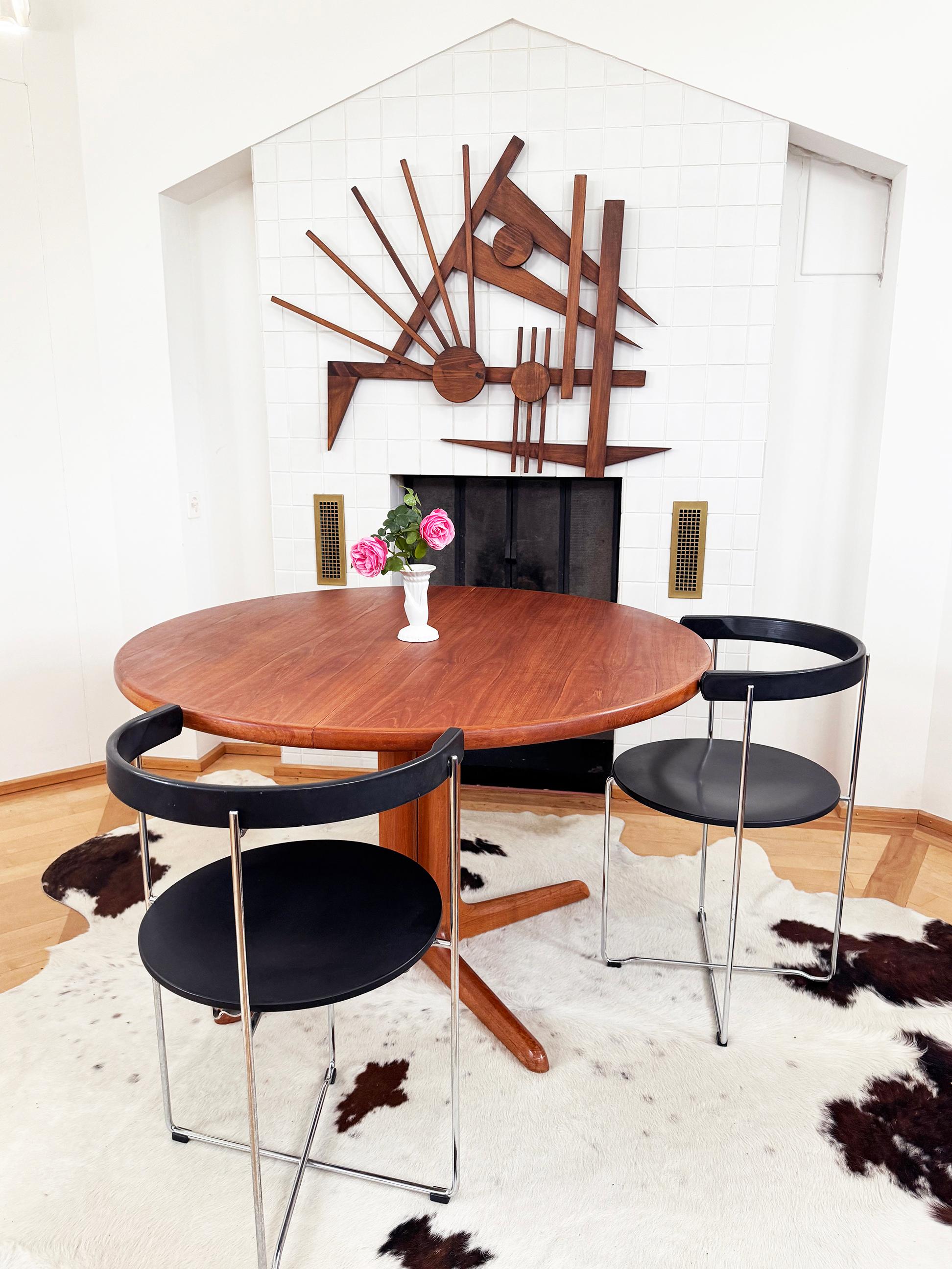 Danish MCM EX.+ Teak Wood Grain Dining Table by Dyrlund Denmark 1960s, Mod. 9276 For Sale 4