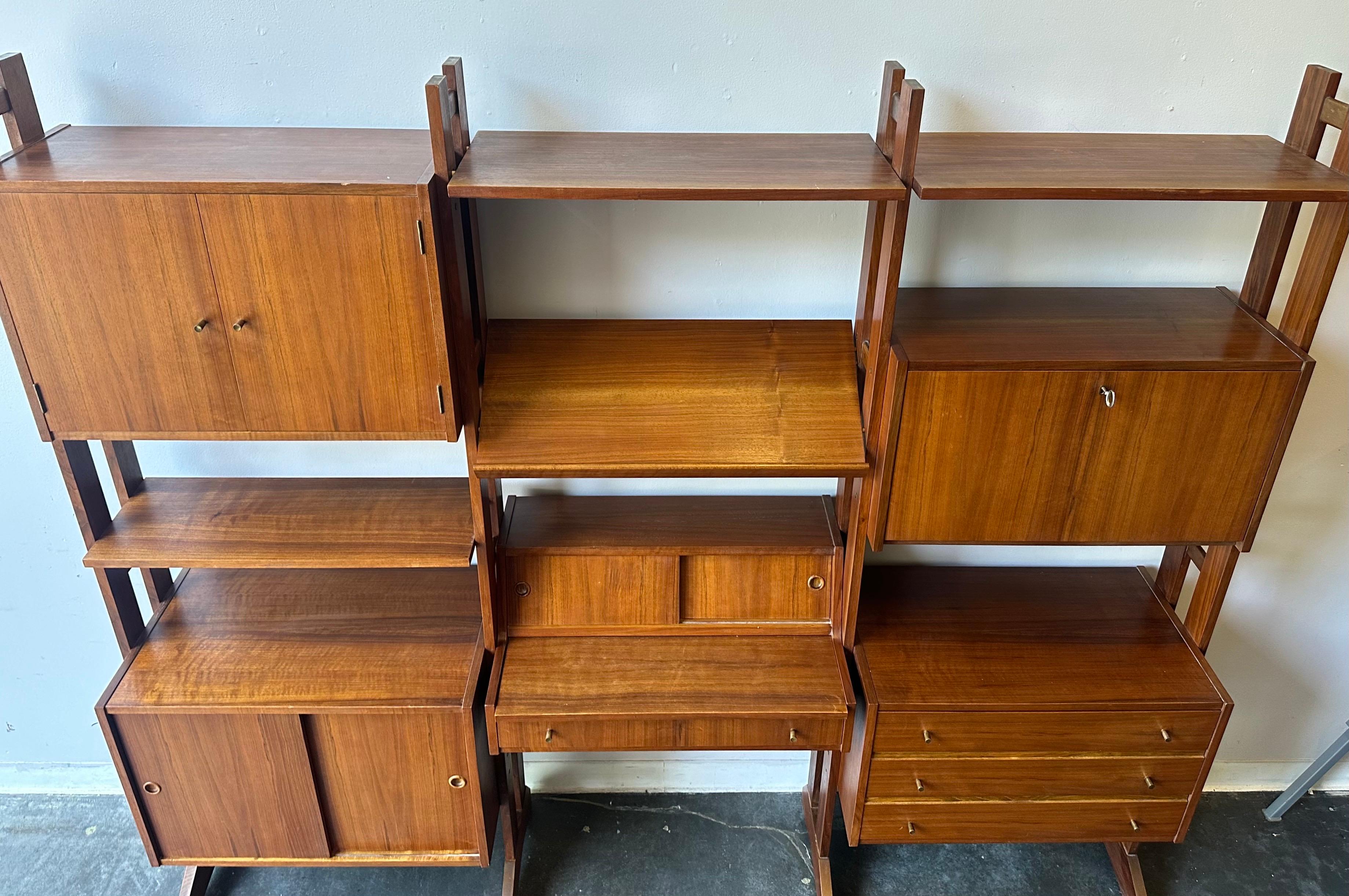 Danish MCM free standing wall unit In Good Condition For Sale In Sayreville, NJ