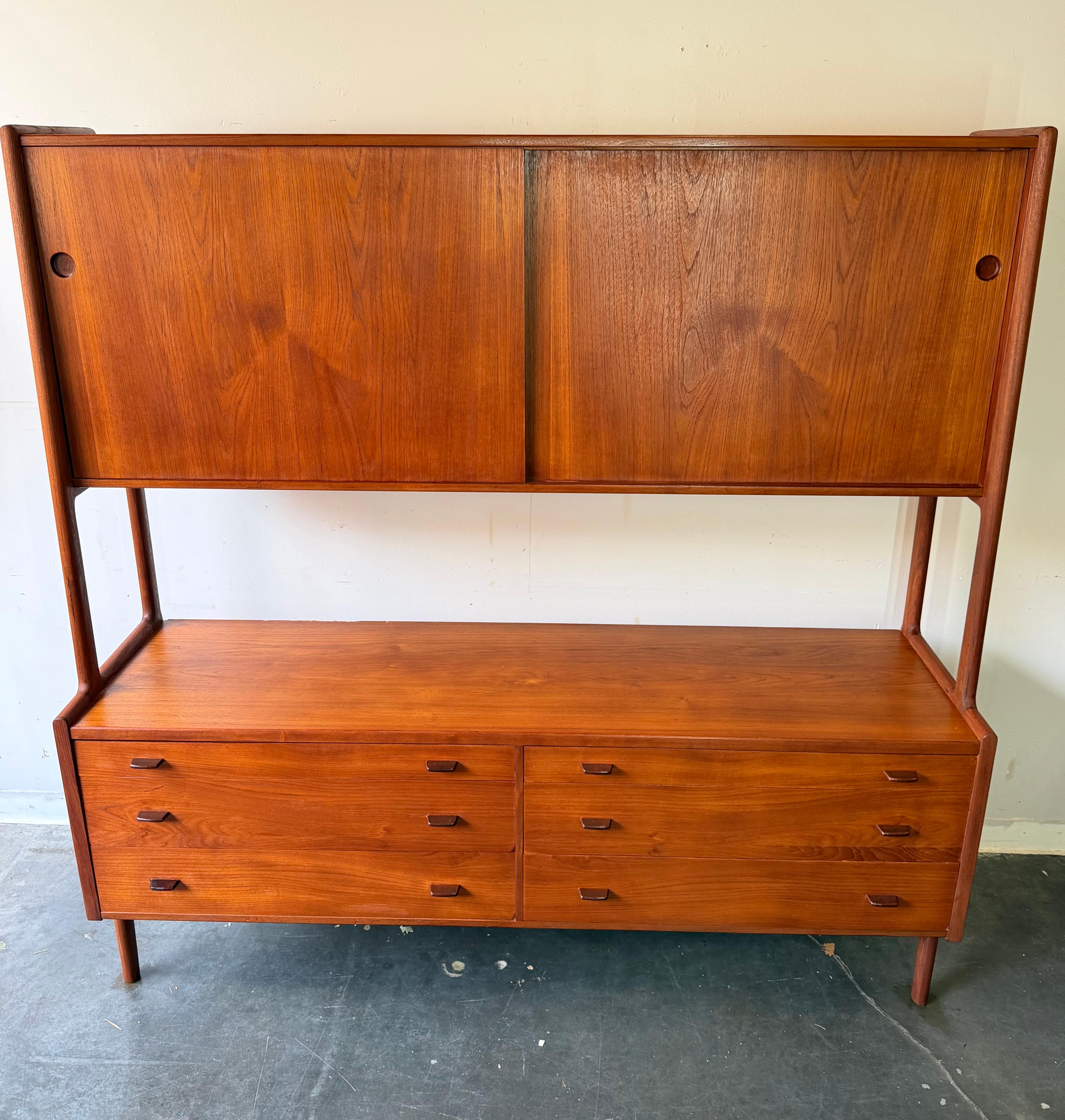 Danish MCM Hans Wegner for ry Mobler teak floating hutch credenza For Sale 3