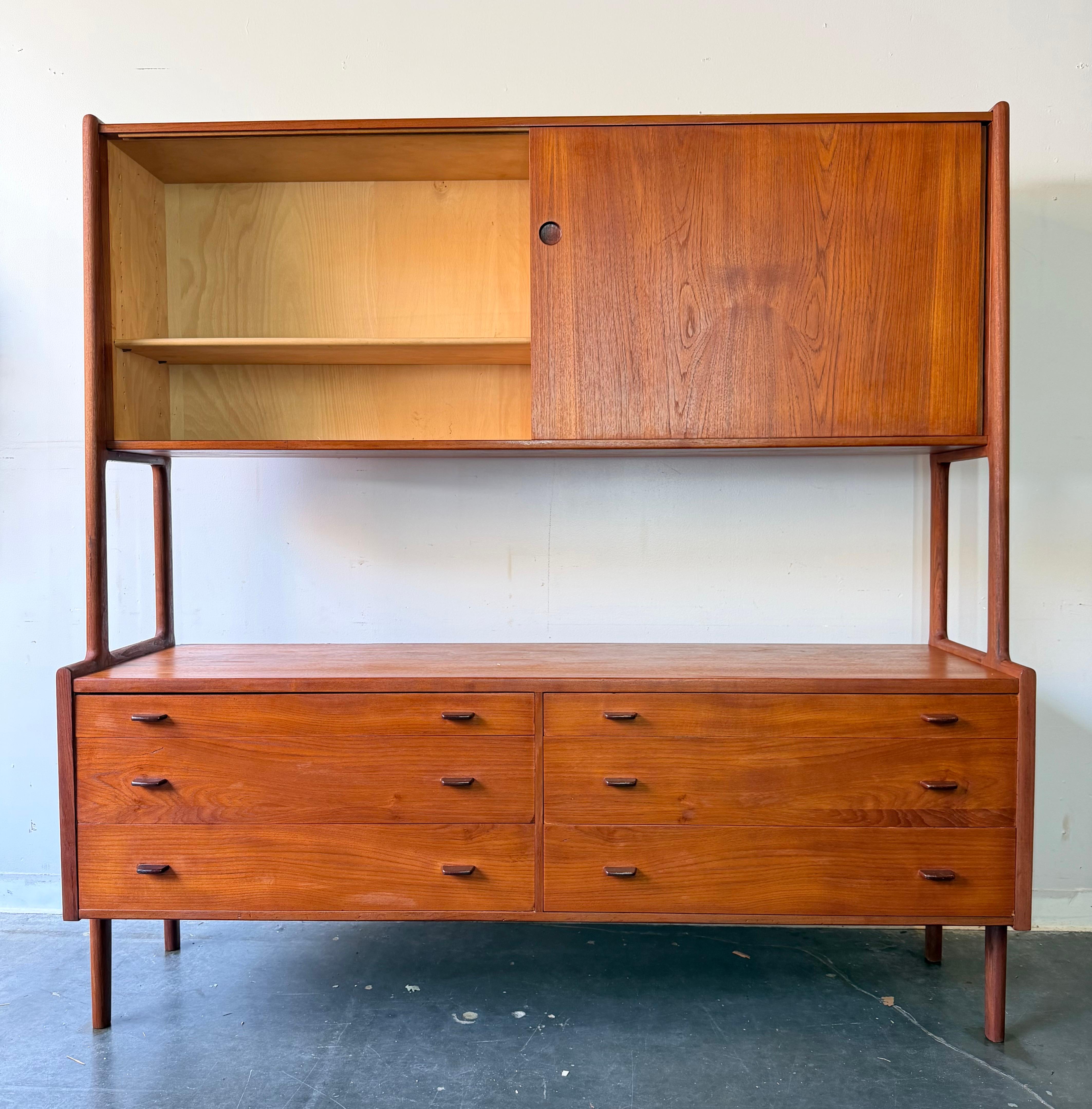 Danish MCM Hans Wegner for ry Mobler teak floating hutch credenza For Sale 1