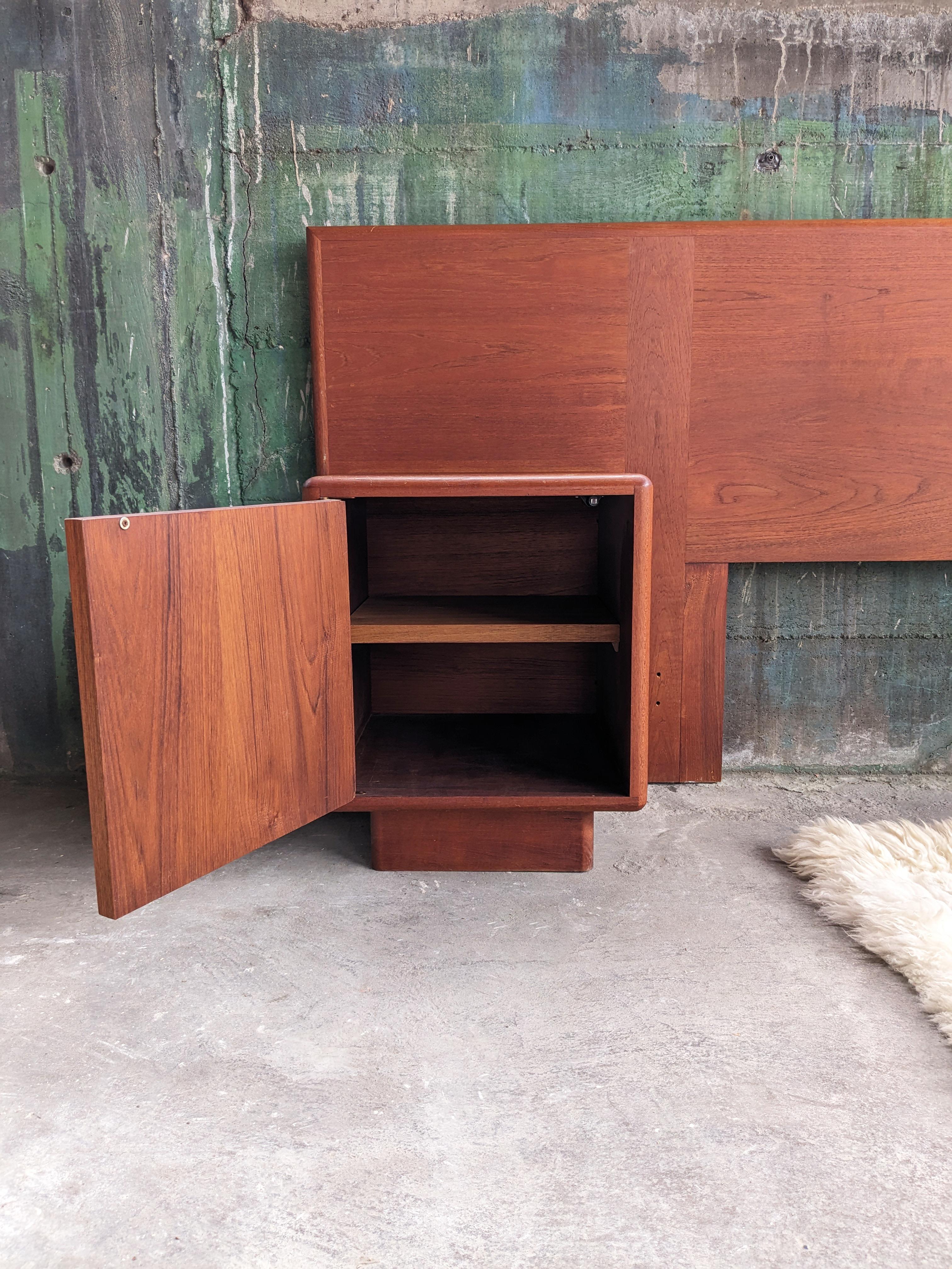 Danish MCM Long Rosewood Teak Headboard with Attached Storage Nightstands, 70s For Sale 6
