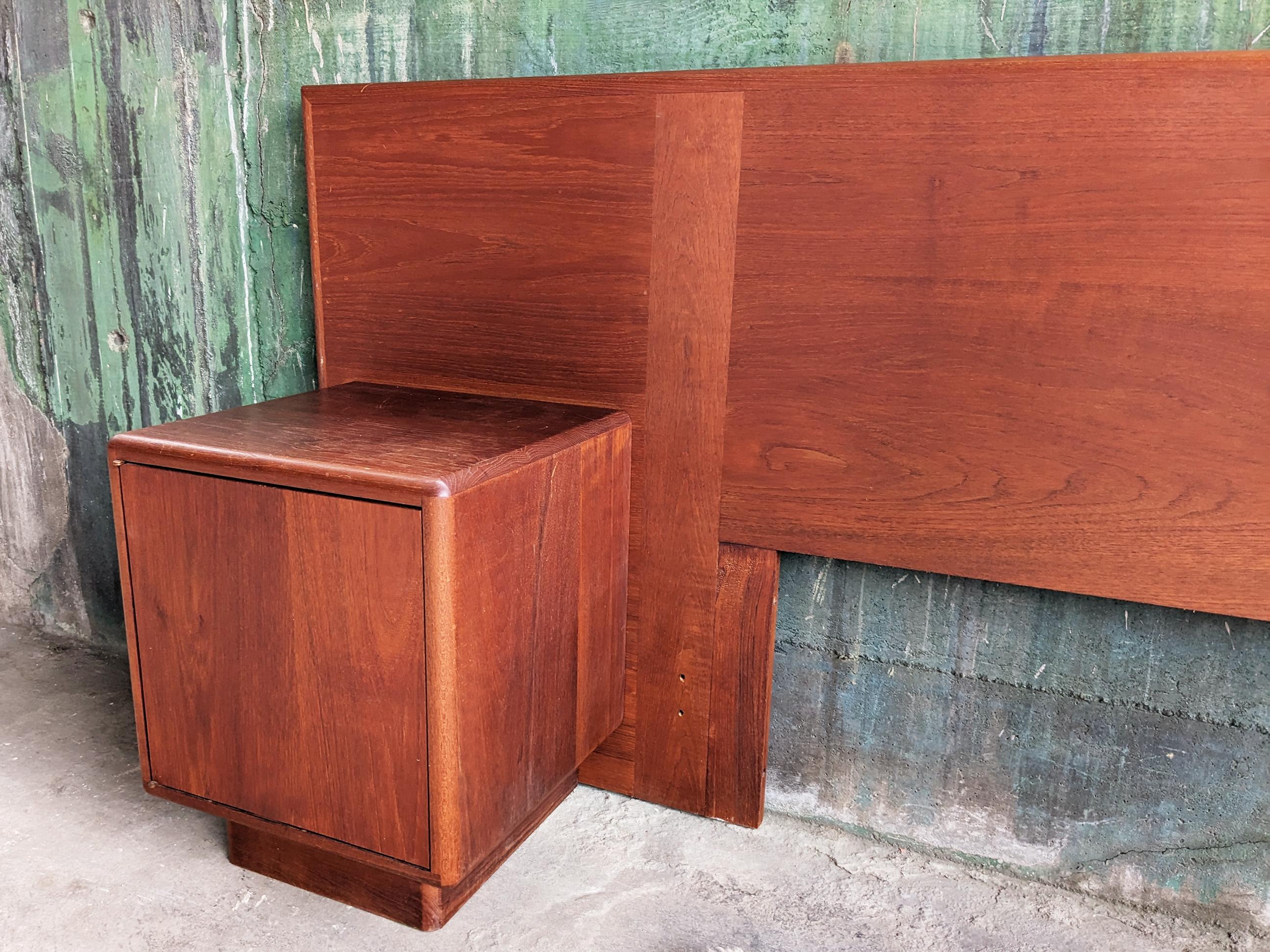 Danish MCM Long Rosewood Teak Headboard with Attached Storage Nightstands, 70s For Sale 1