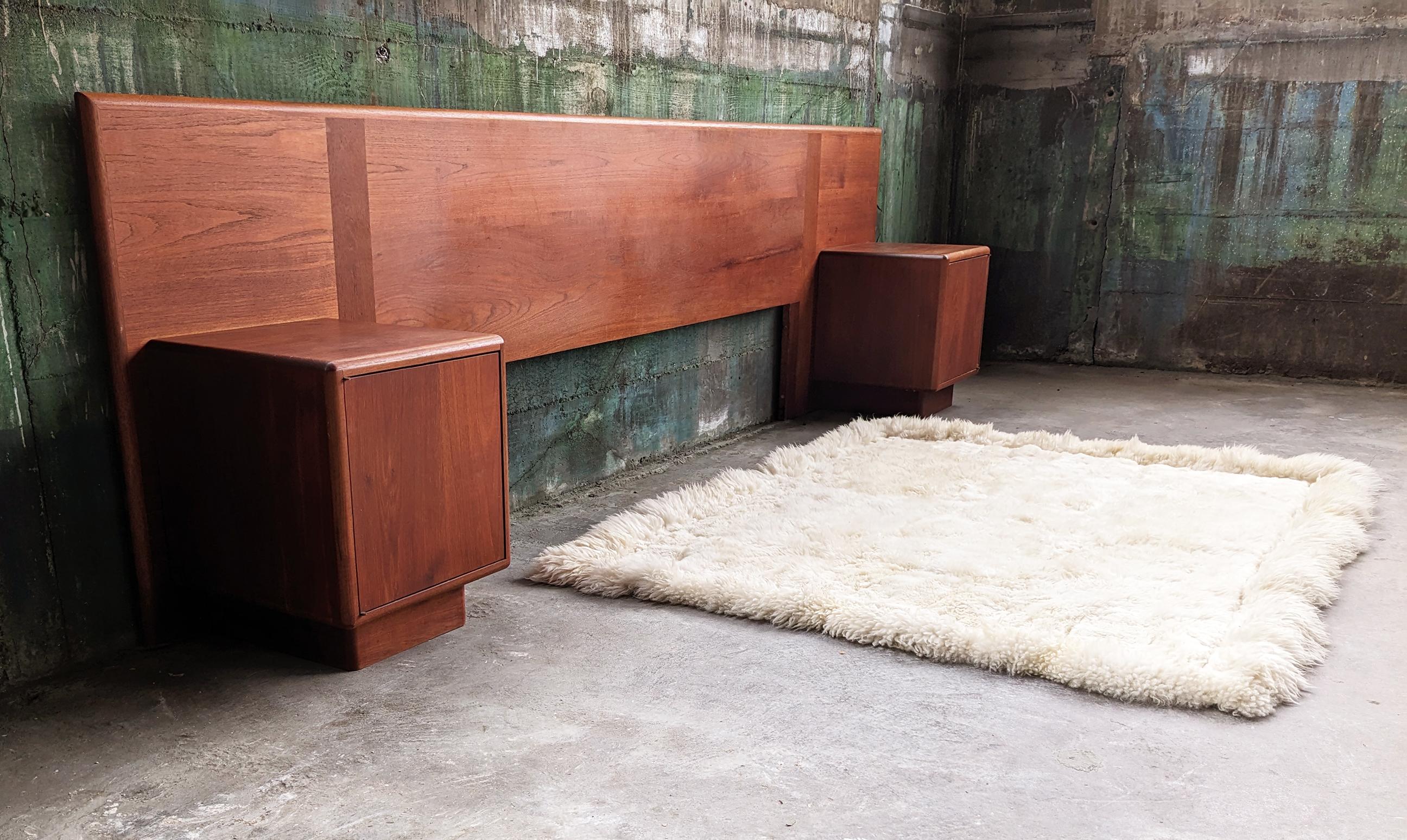 Danish MCM Long Rosewood Teak Headboard with Attached Storage Nightstands, 70s For Sale 3