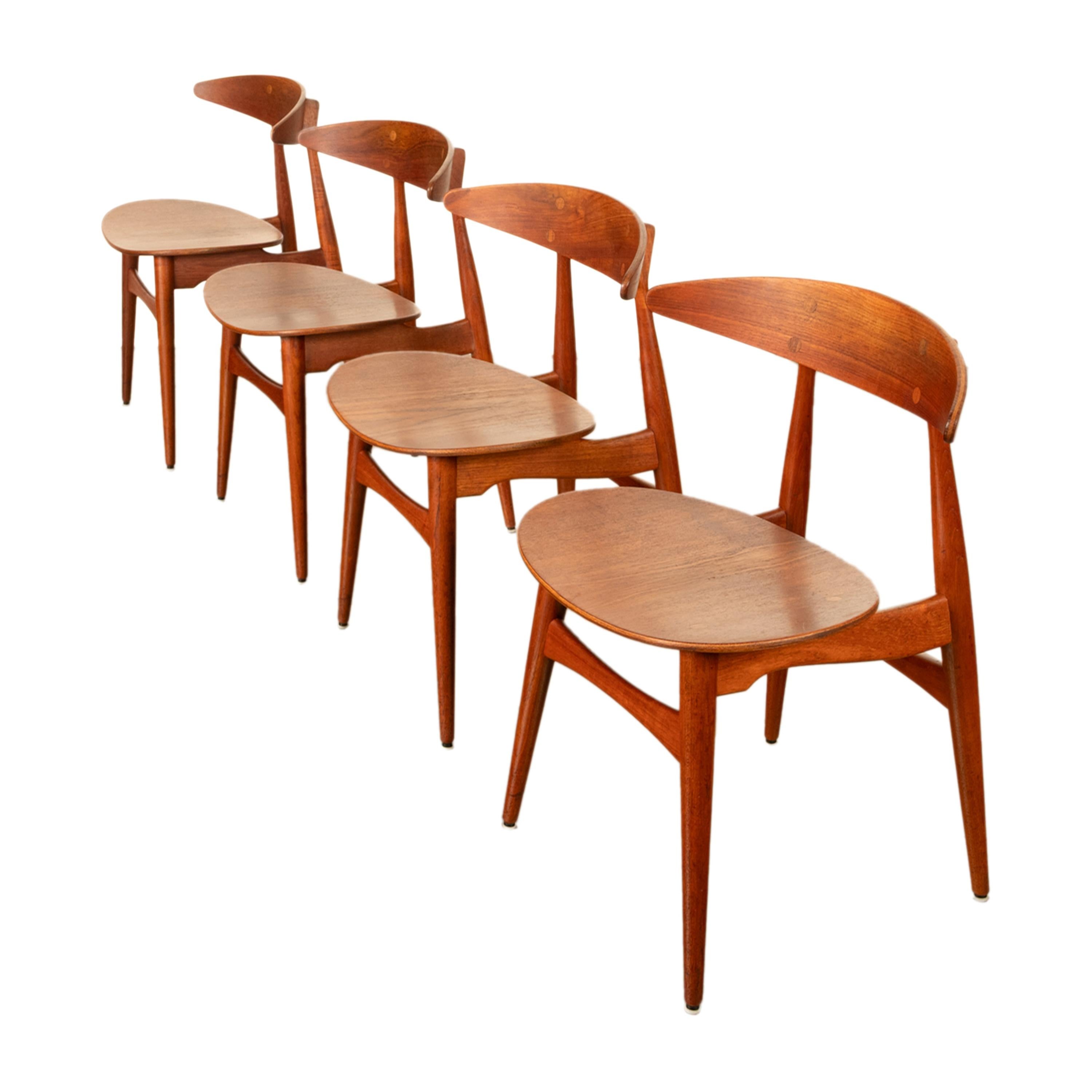 Danois Ensemble de quatre chaises en teck Hans J. Wegner CH-33 Carl Hansen & Søn 1960 en vente