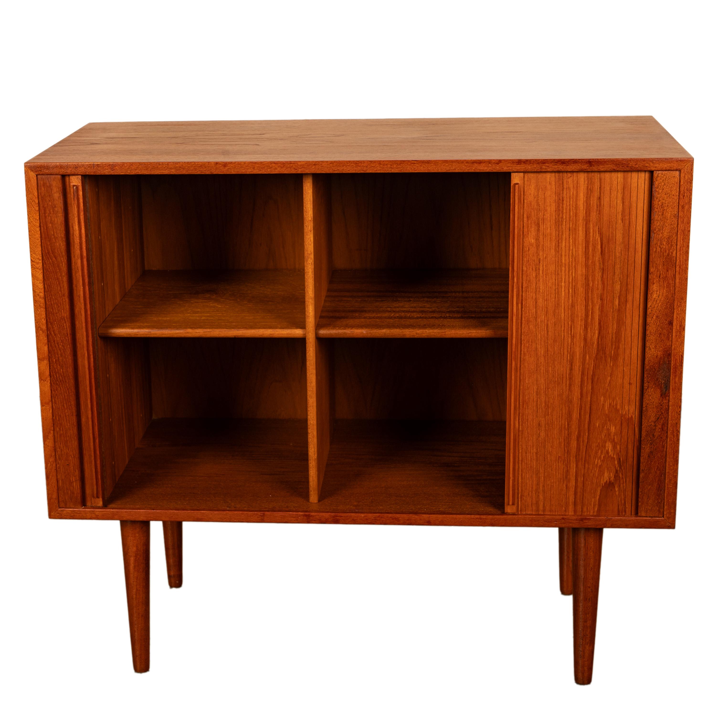 Dänische MCM Tambor Roll Front Teakholz Credenza Schrank Kai Kristiansen Feldballes im Angebot 5