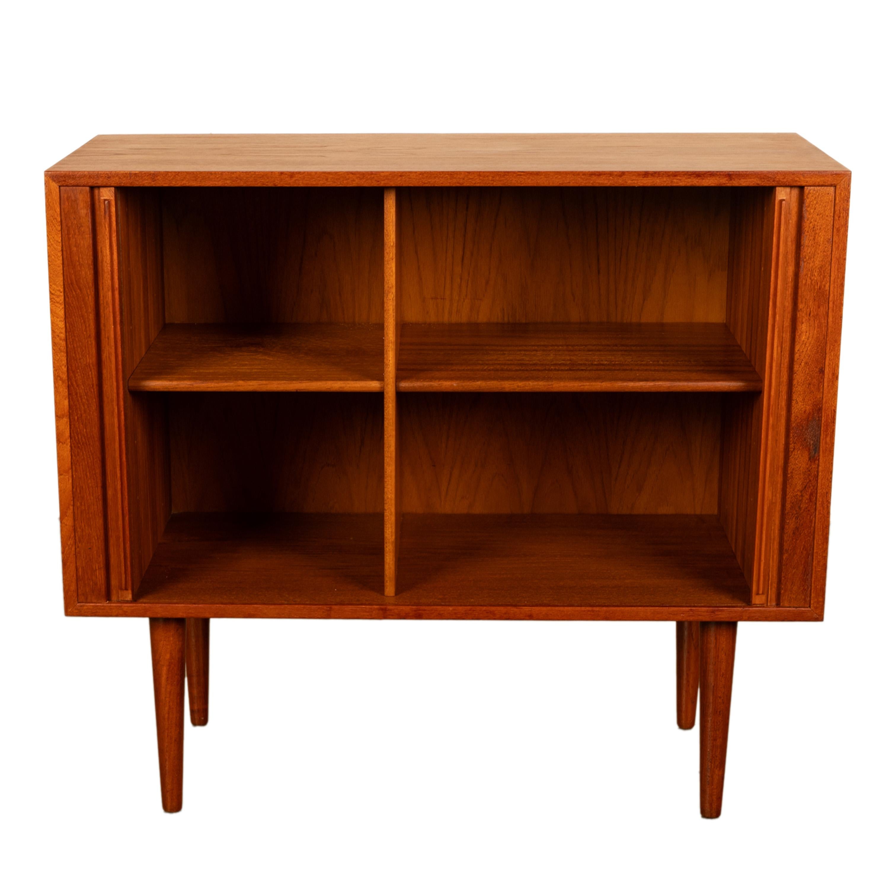 Dänische MCM Tambor Roll Front Teakholz Credenza Schrank Kai Kristiansen Feldballes im Angebot 4