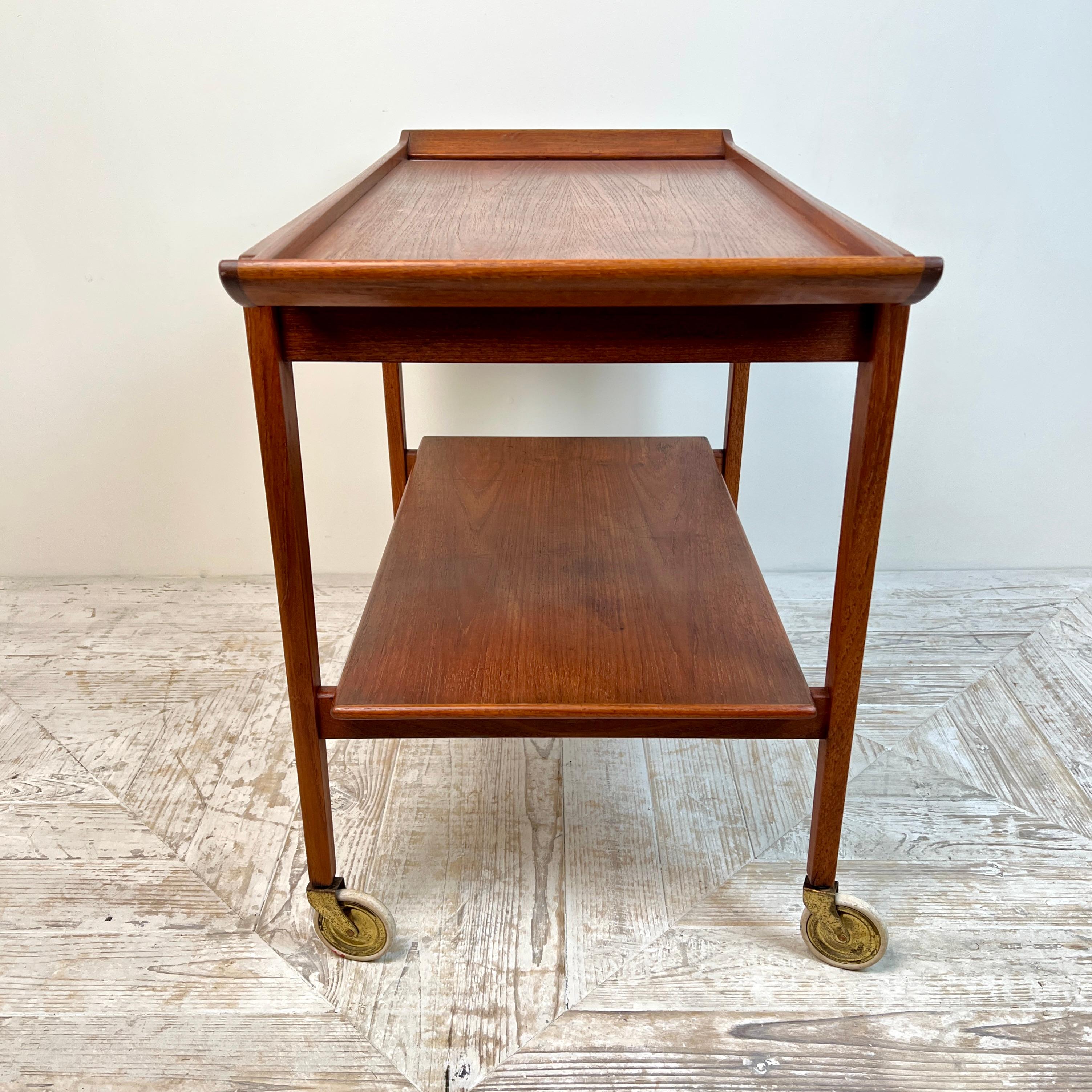 Danish MCM Tray Top Drinks Trolley By Edvard Kindt-Larsen For Soborg Mobler In Good Condition For Sale In London, GB