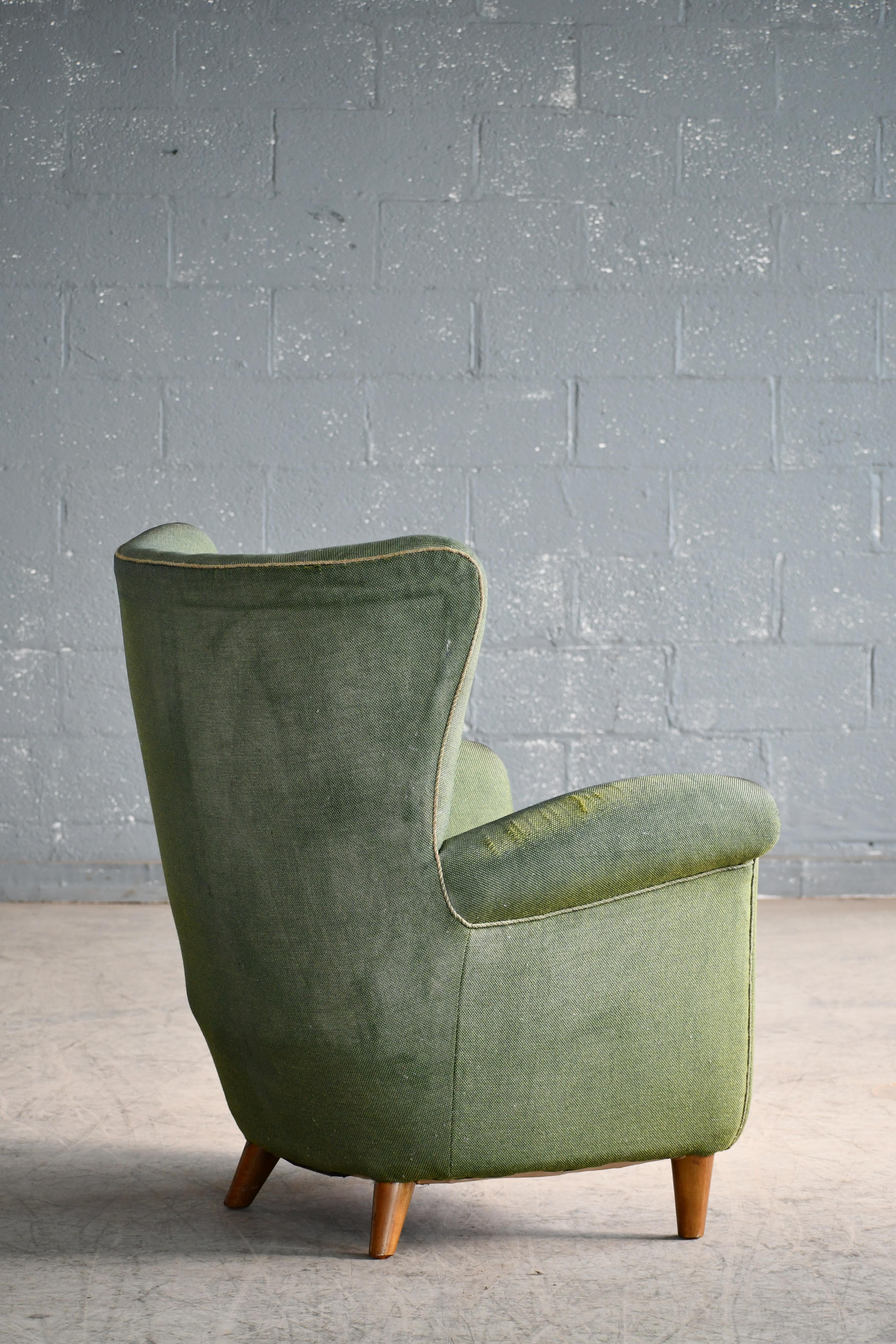 Danish Medium Highback Lounge Chair from the 1940s For Sale 1