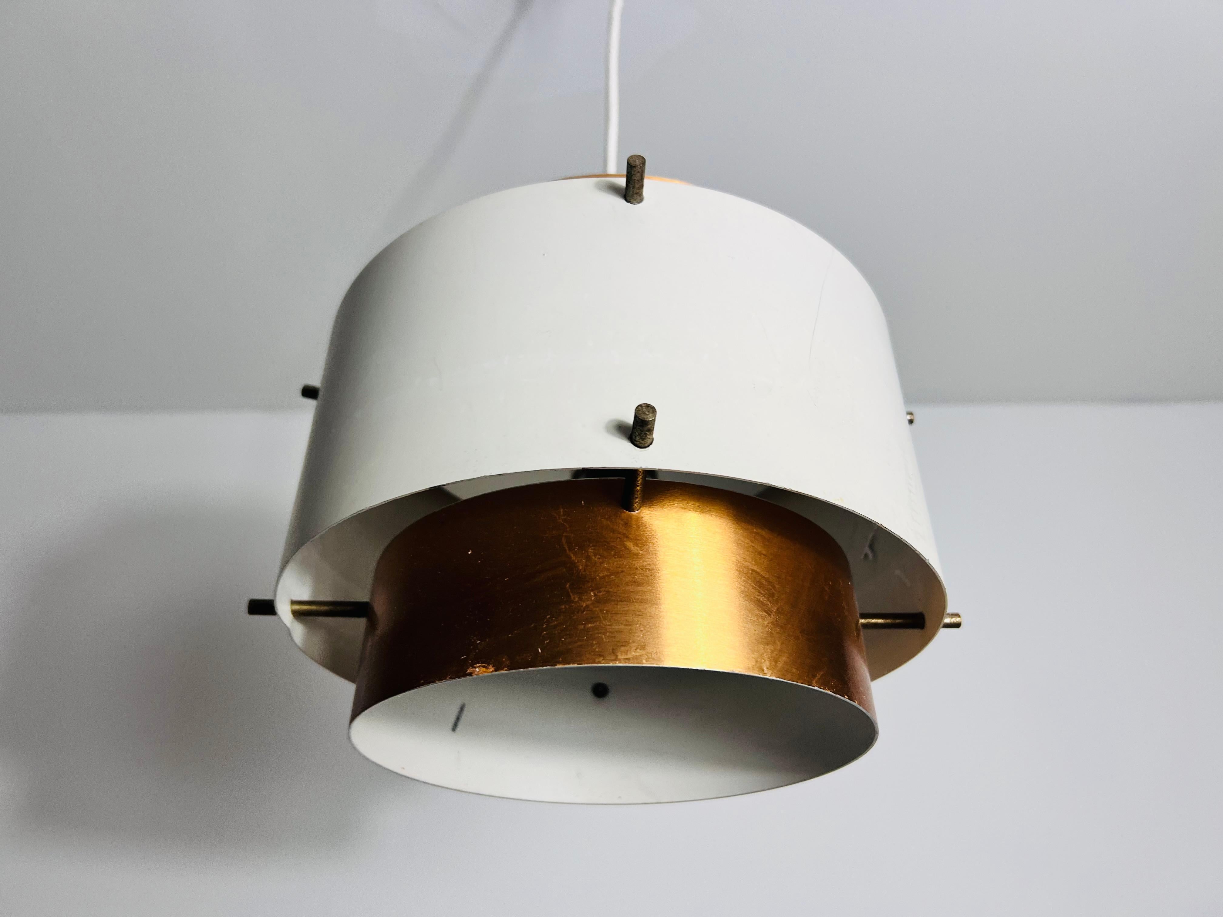 Fine XX secolo Lampada a sospensione danese in metallo, anni '1970 in vendita