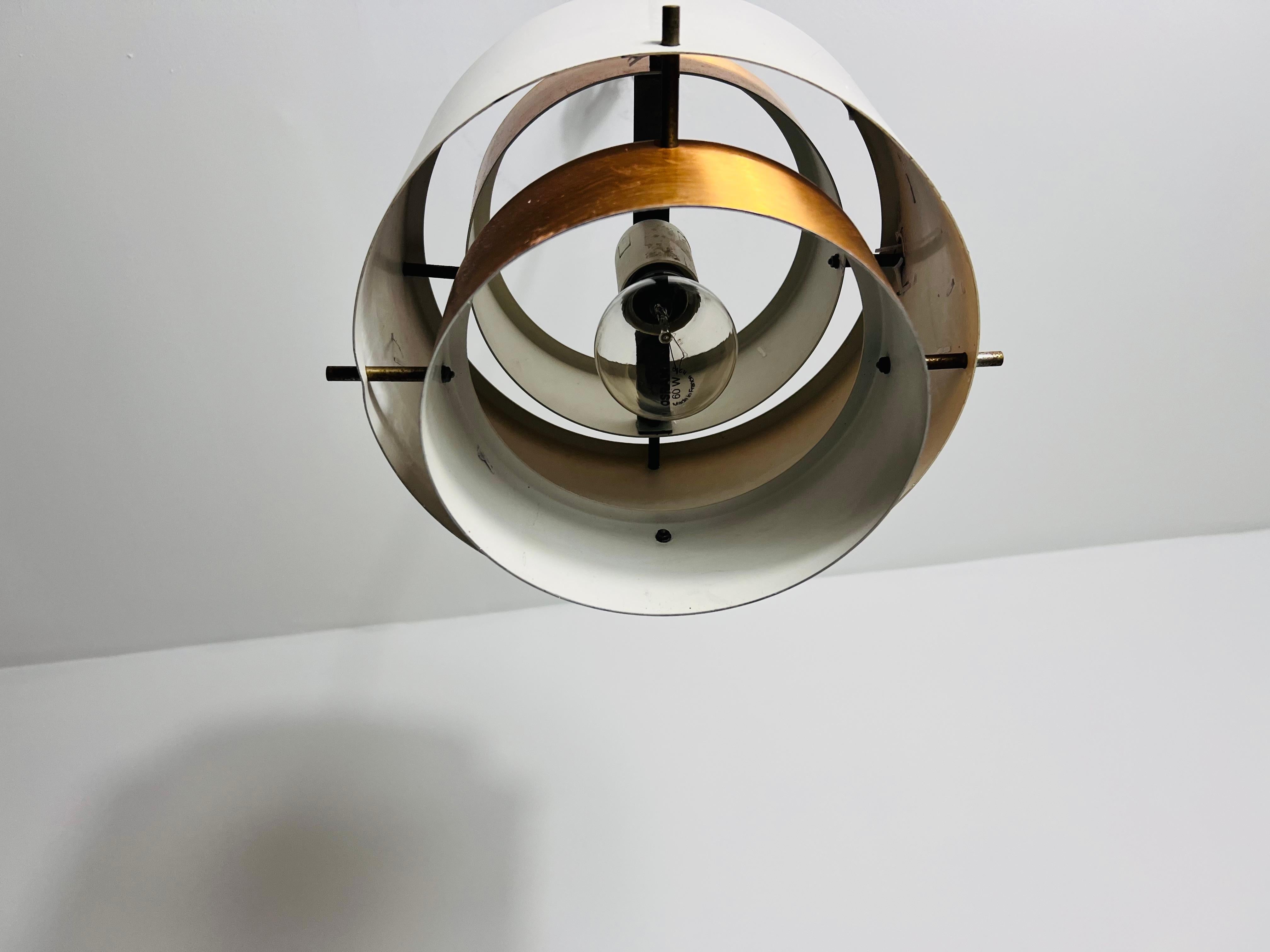 Lampada a sospensione danese in metallo, anni '1970 in vendita 2