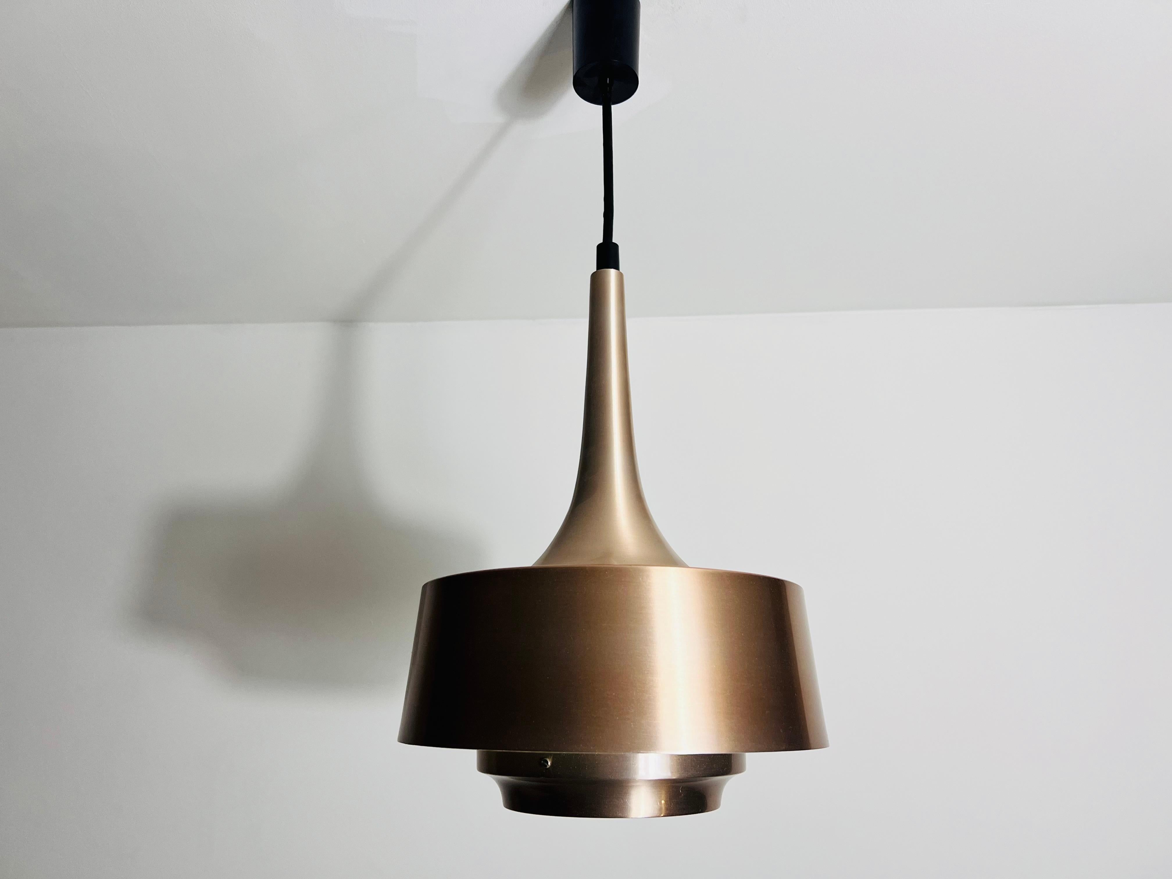 Alluminio Lampada a sospensione danese in metallo, anni '80 in vendita
