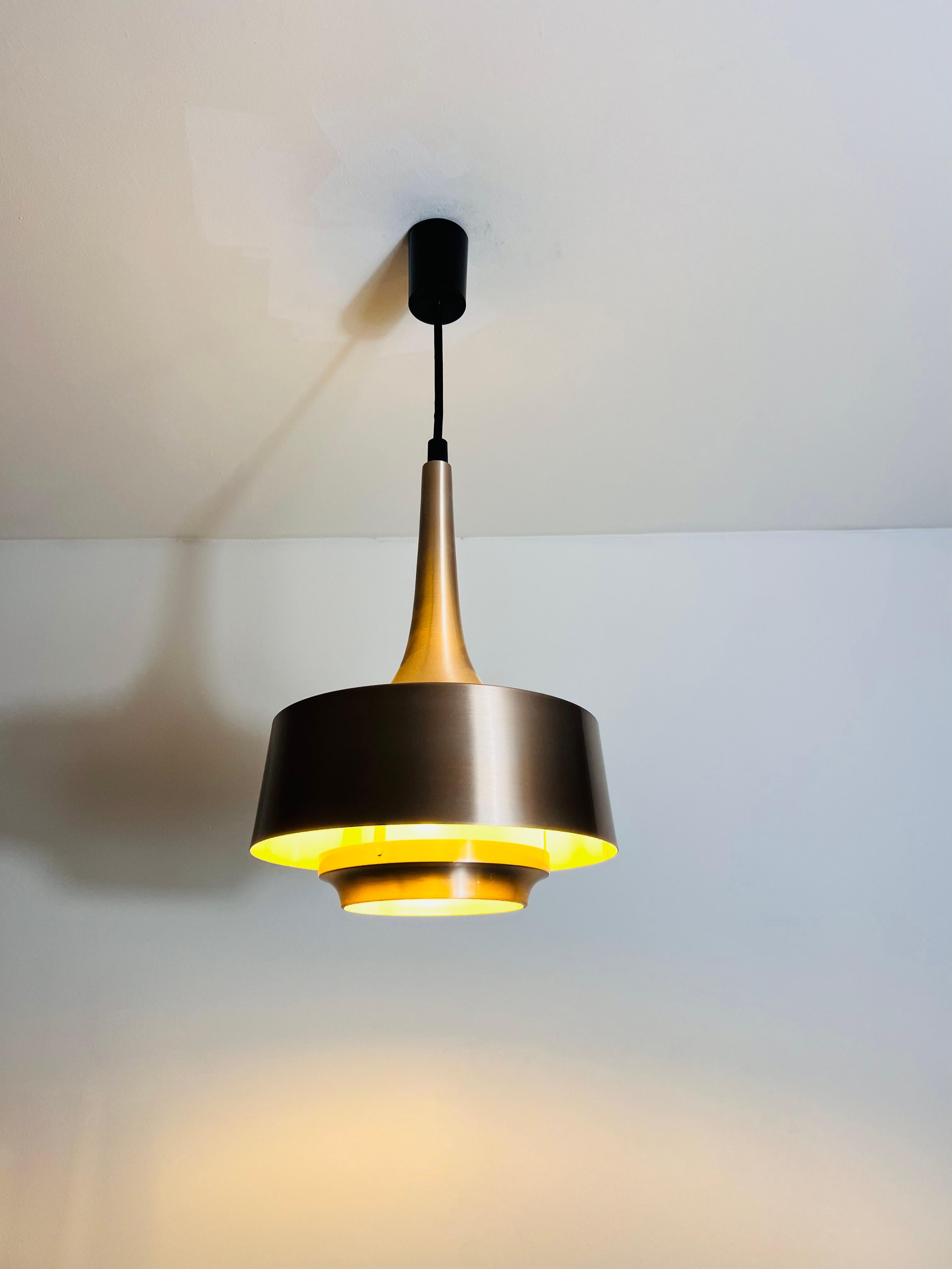Lampada a sospensione danese in metallo, anni '80 in vendita 2