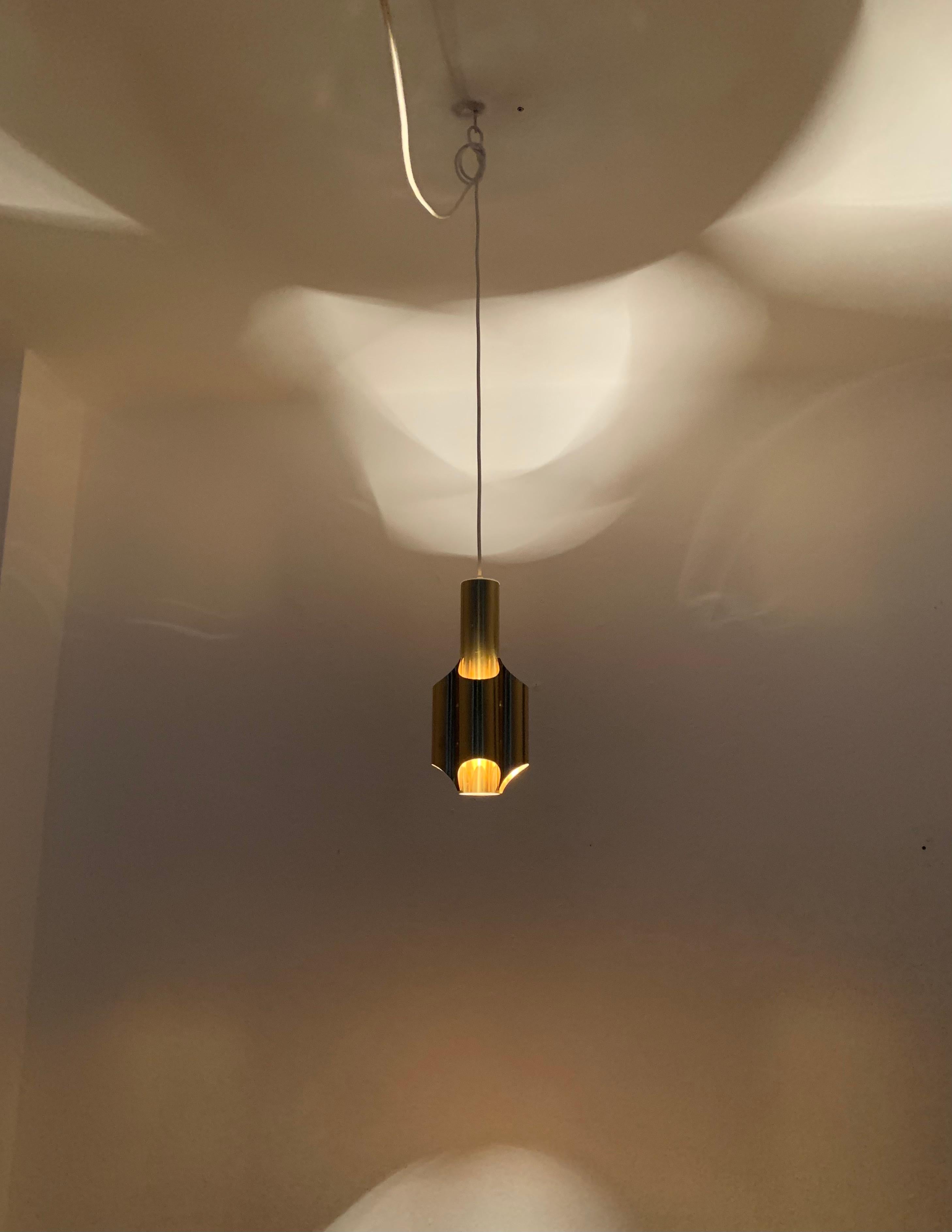Lampada a sospensione danese in metallo in vendita 3