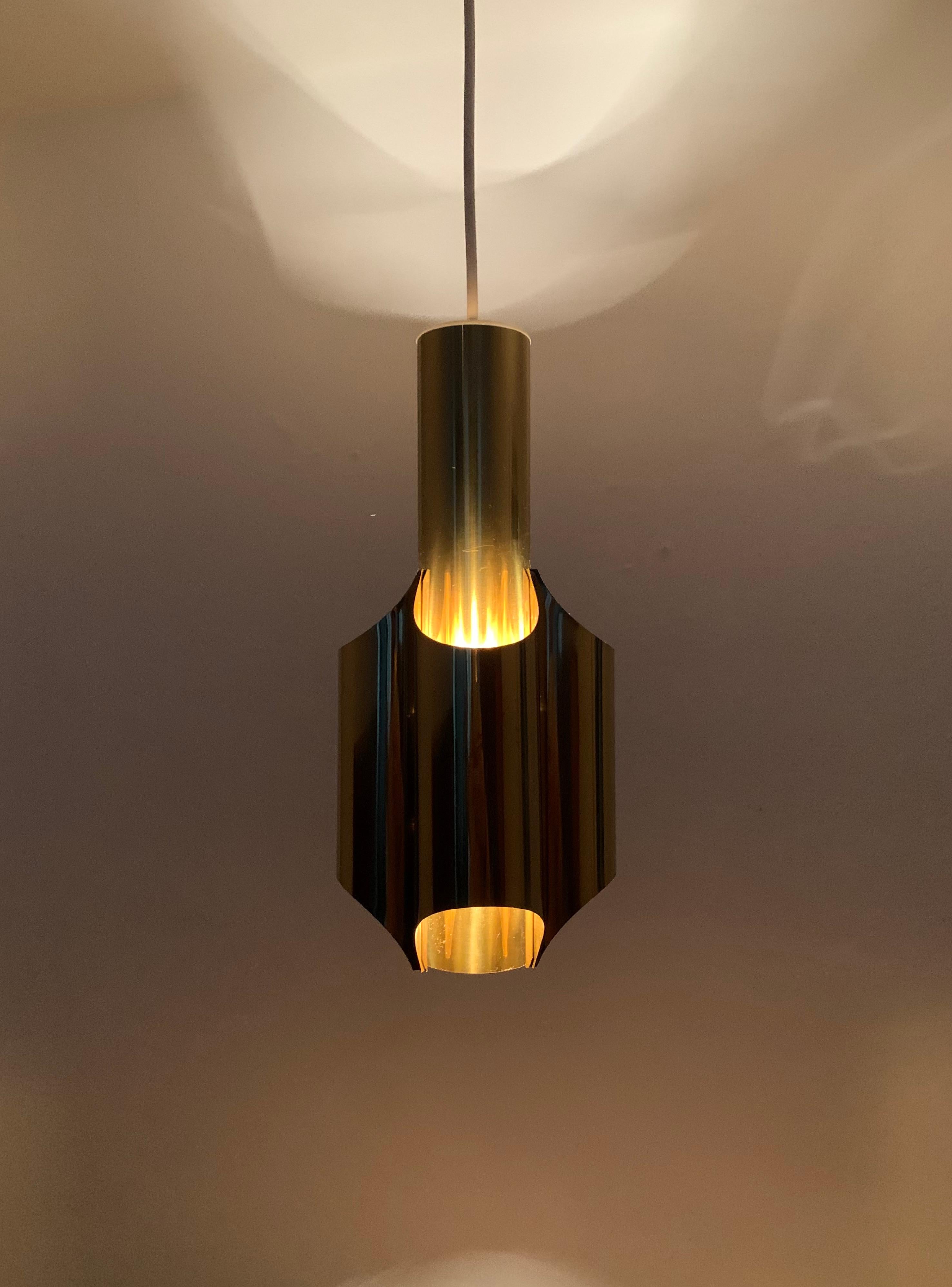 Lampada a sospensione danese in metallo in vendita 4