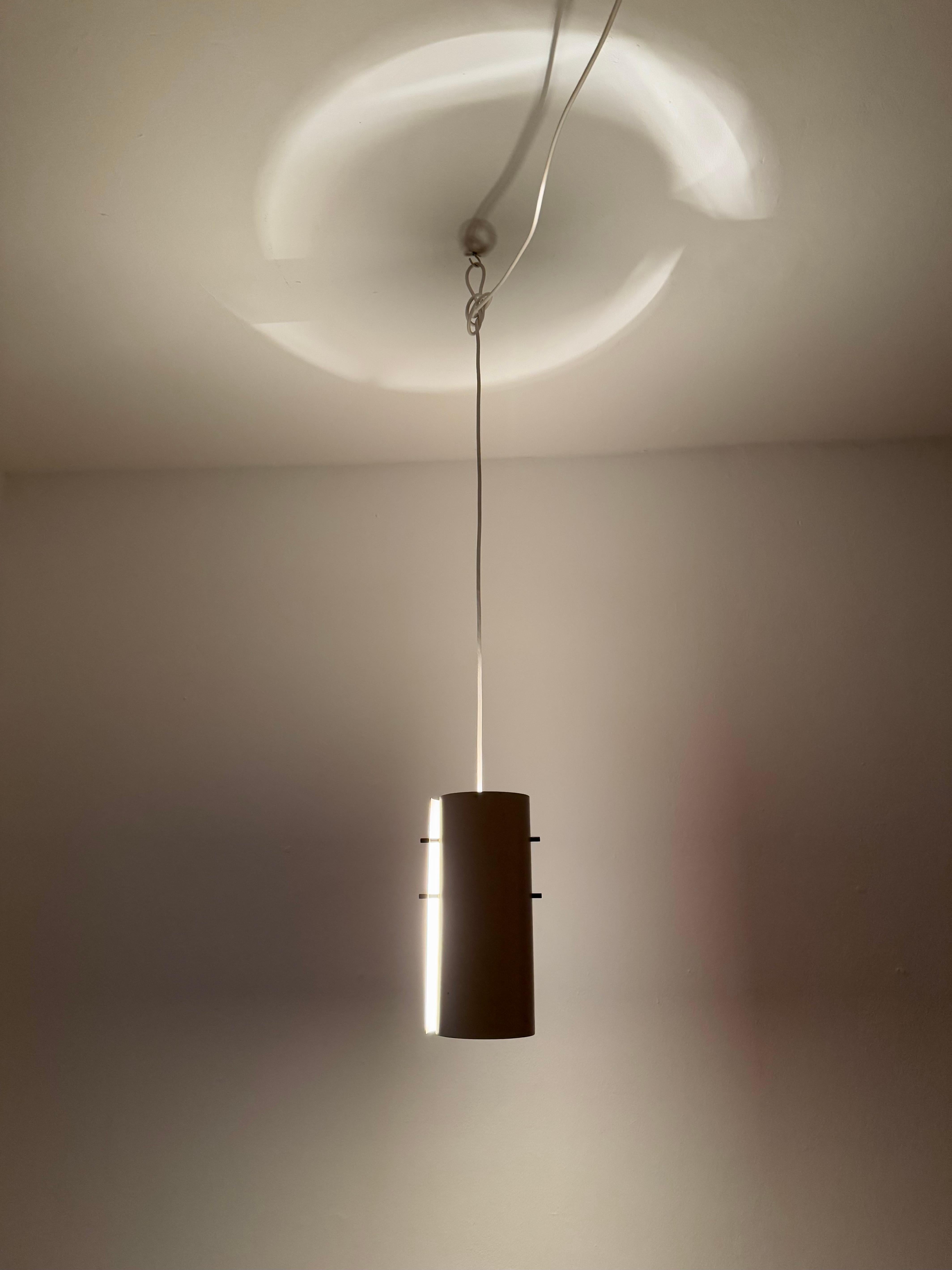Lampada a sospensione danese in metallo in vendita 4