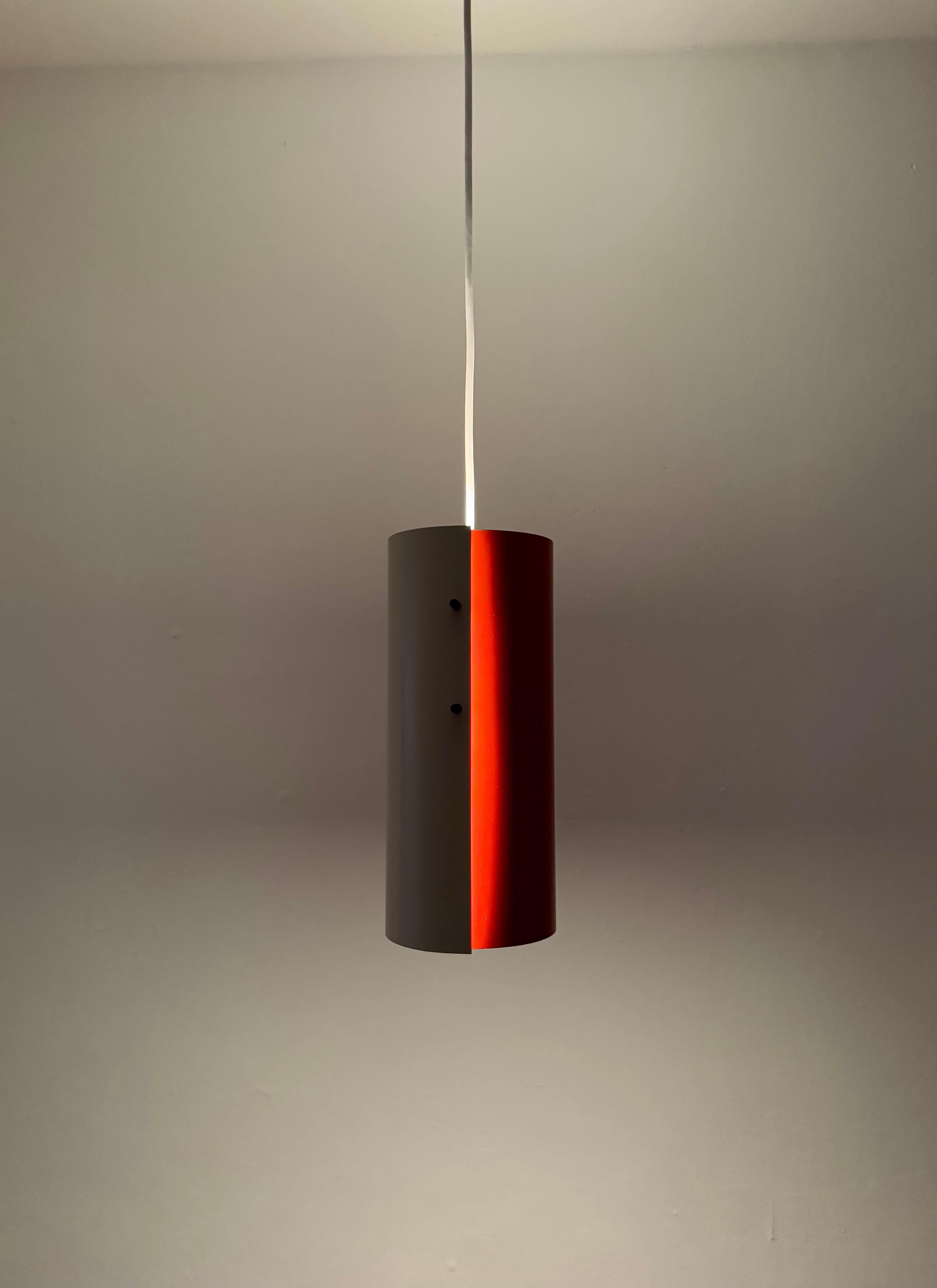Lampada a sospensione danese in metallo in vendita 5