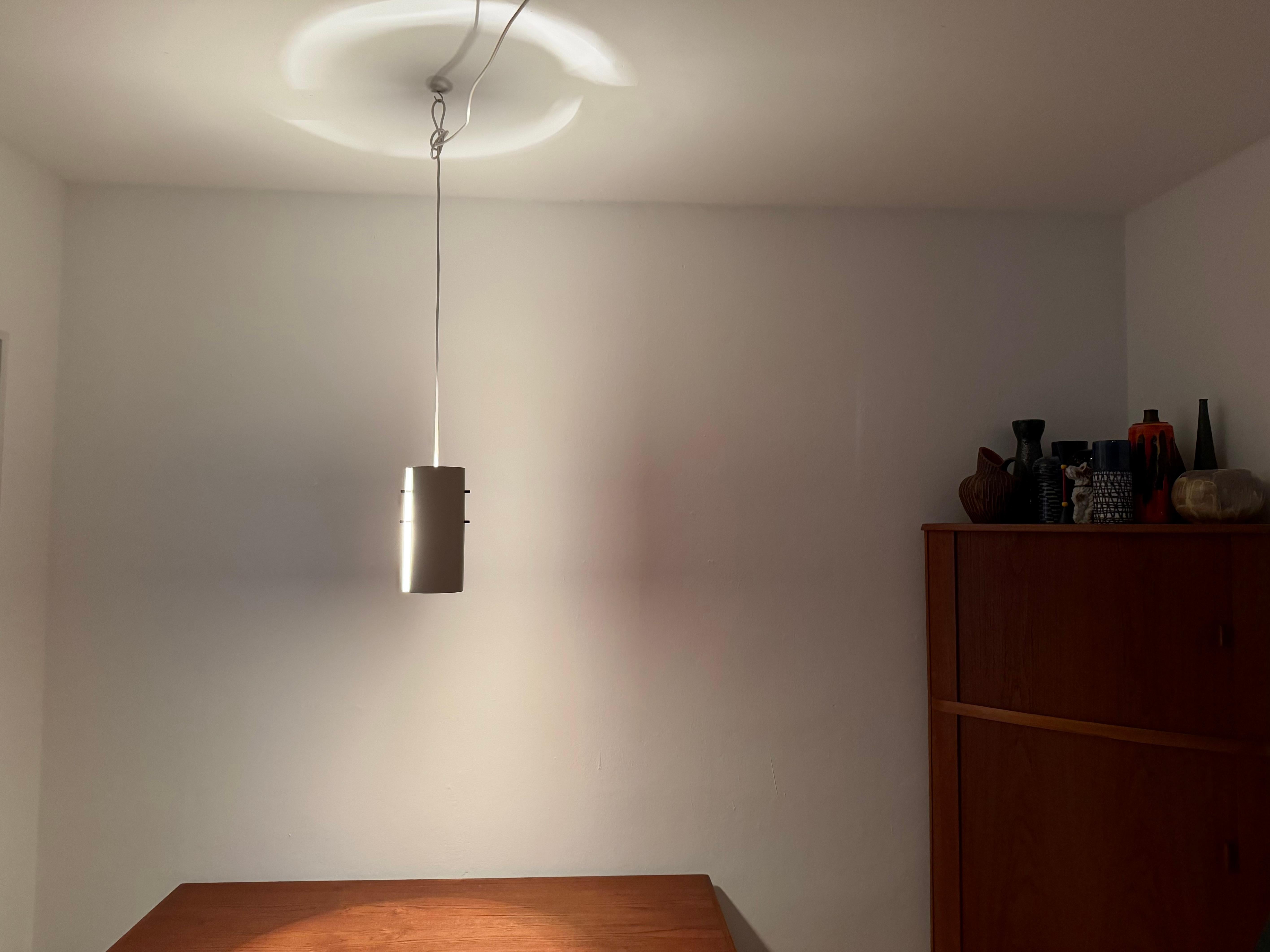 Lampada a sospensione danese in metallo in vendita 7