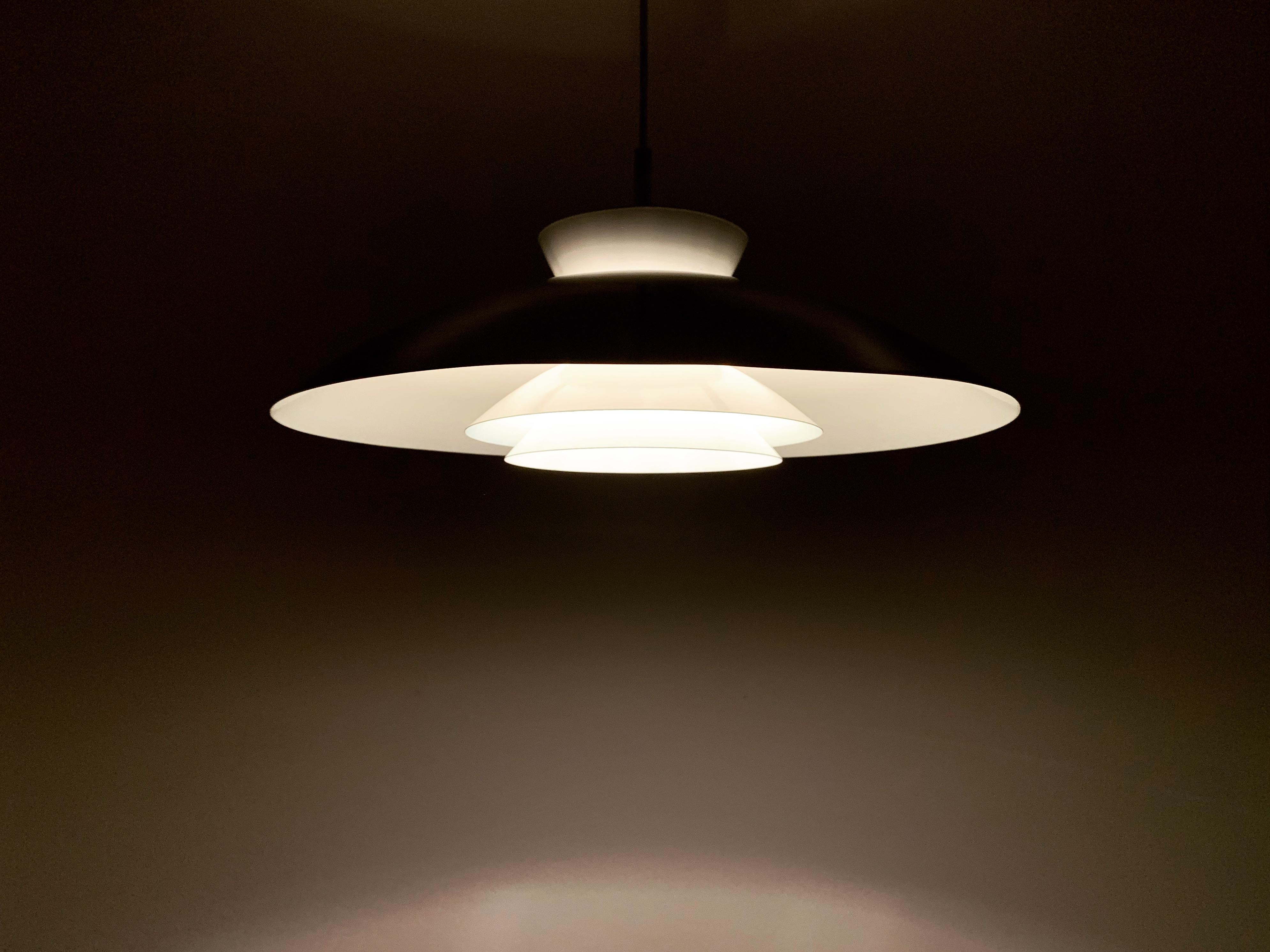 Lampada a sospensione Danish Metall in vendita 3