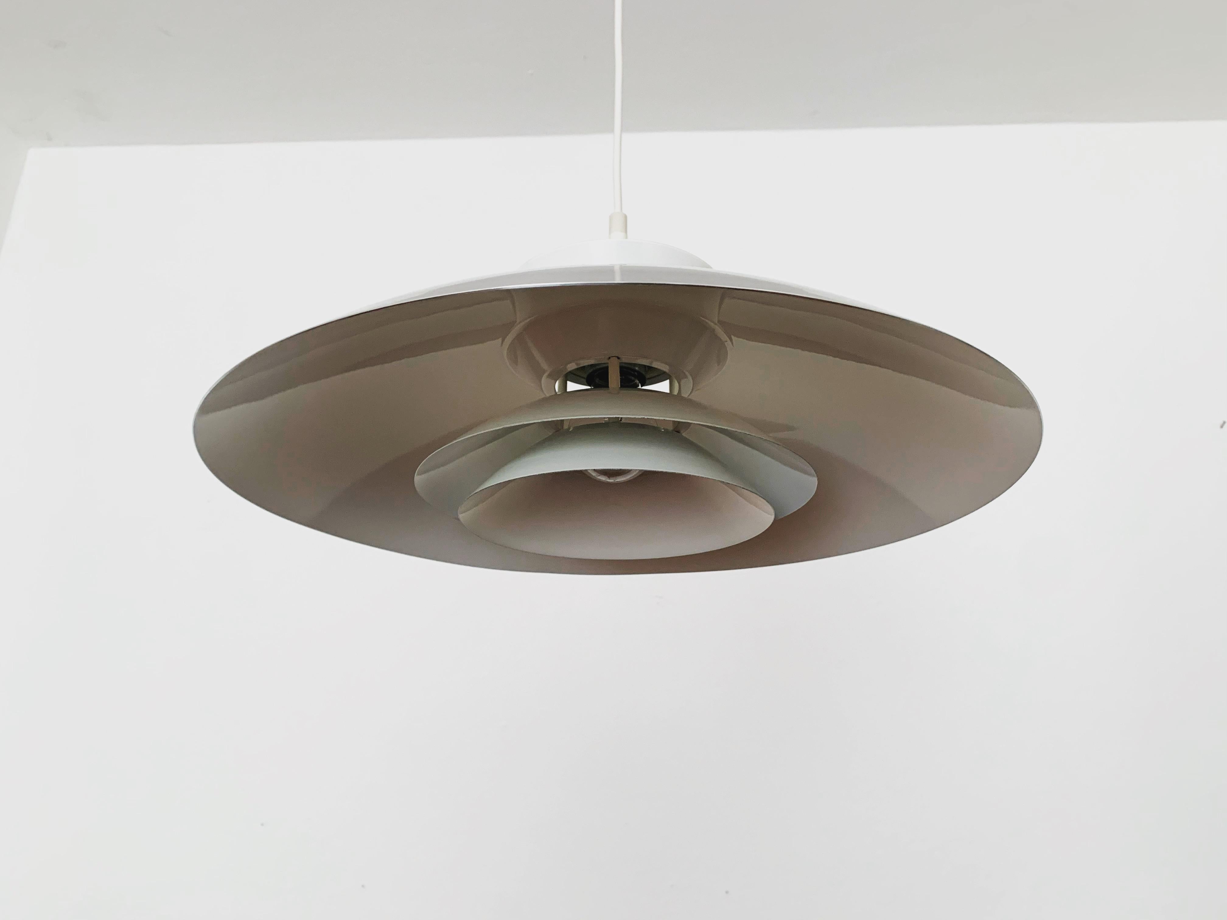 Metà XX secolo Lampada a sospensione Danish Metall in vendita